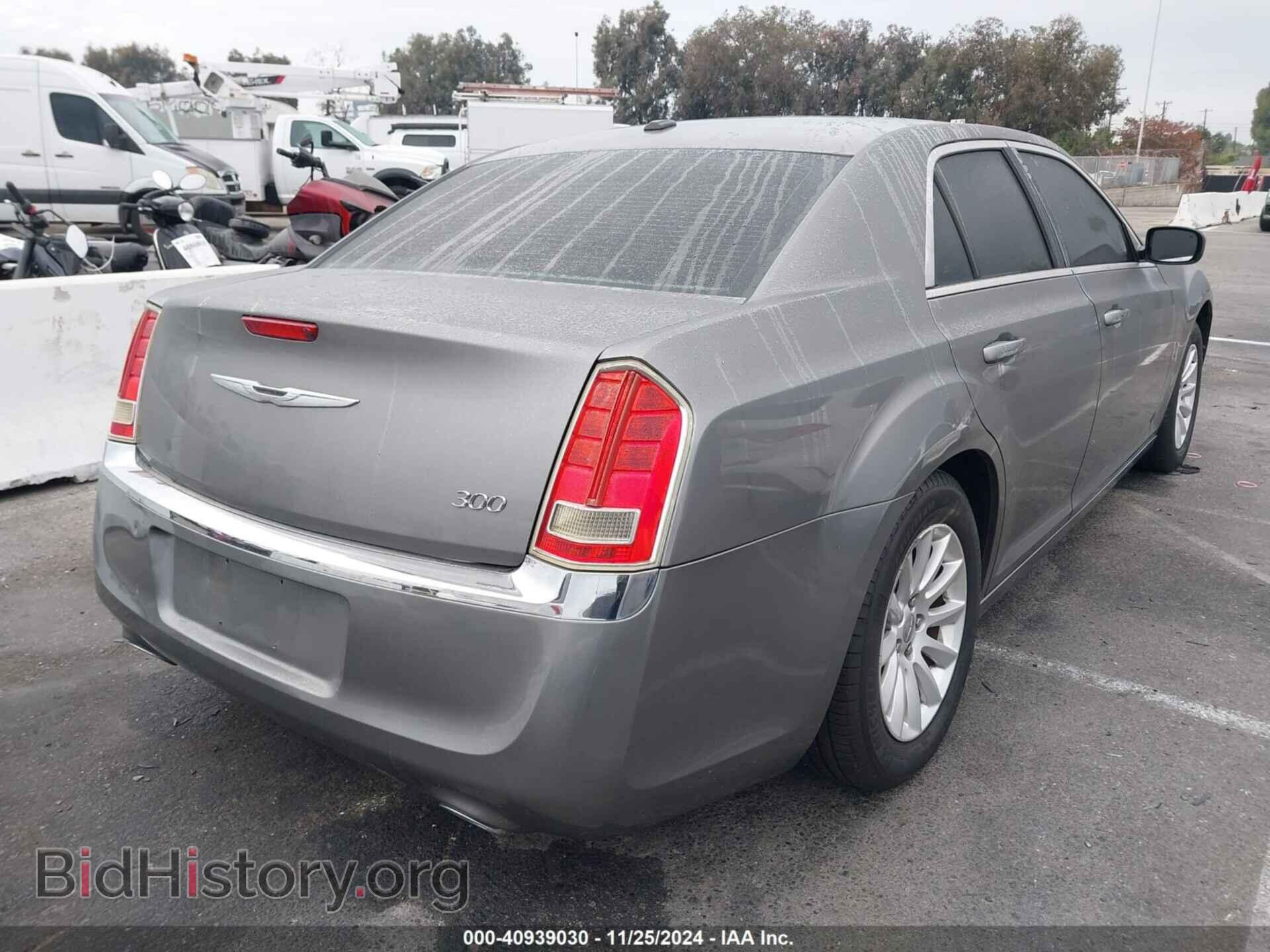 2012 CHRYSLER 300 - VIN: 2C3CCAAG1CH124367 - Фото 4