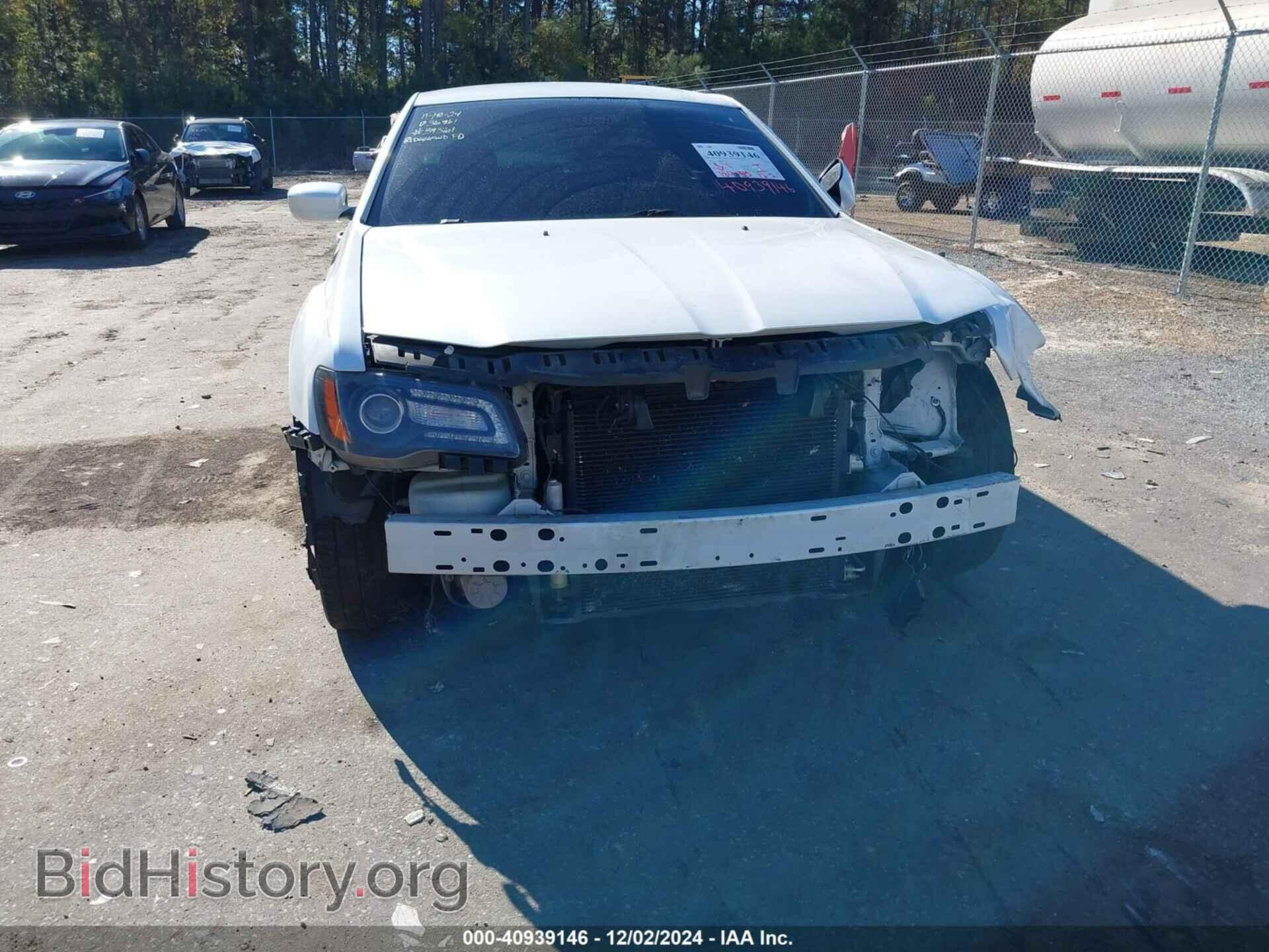 2014 CHRYSLER 300 - VIN: 2C3CCABT0EH260990 - Фото 6