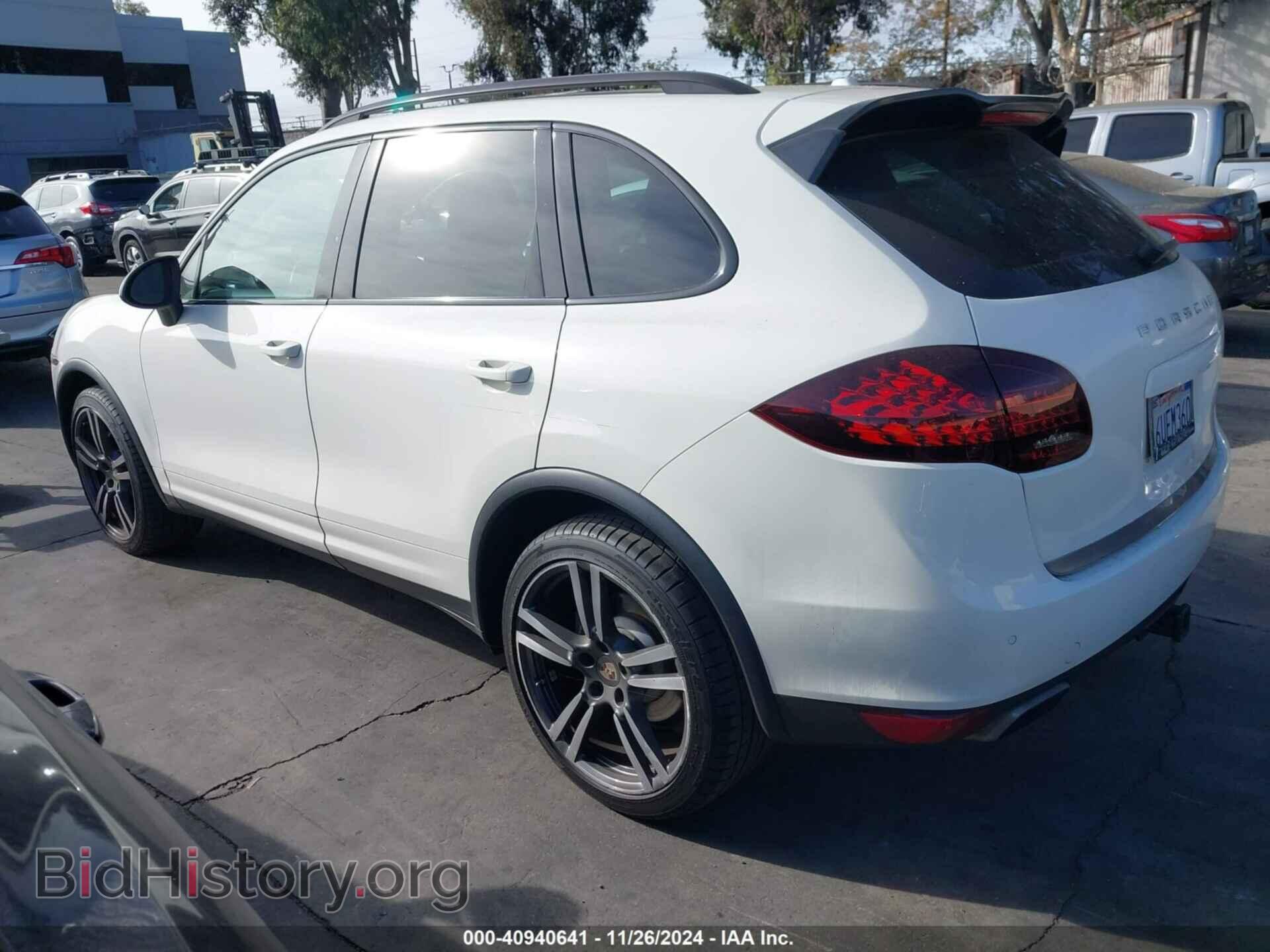 2012 PORSCHE CAYENNE - VIN: WP1AA2A28CLA04375 - Фото 3
