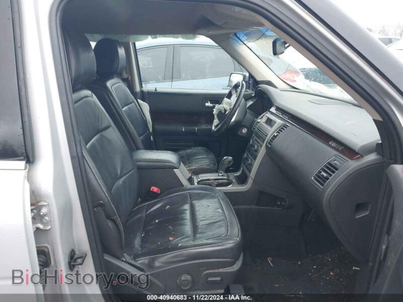 2011 Ford FLEX (VIN 2FMGK5CC9BBD16229) — photo 5 of 17
