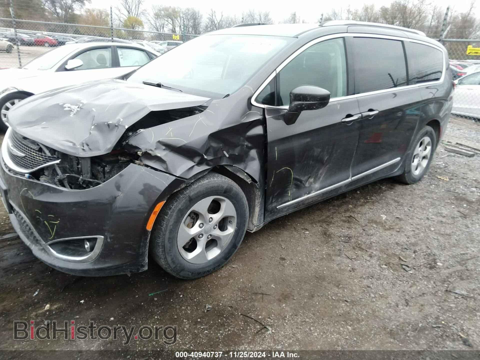 2017 CHRYSLER PACIFICA - VIN: 2C4RC1EG9HR812120 - Фото 2