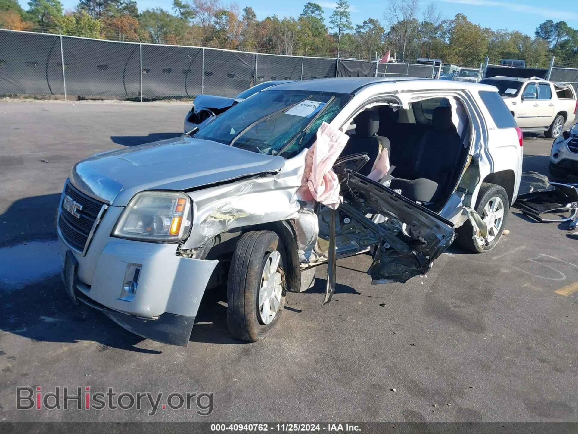 2011 GMC TERRAIN - VIN: 2CTALMEC4B6240804 - Photo 2