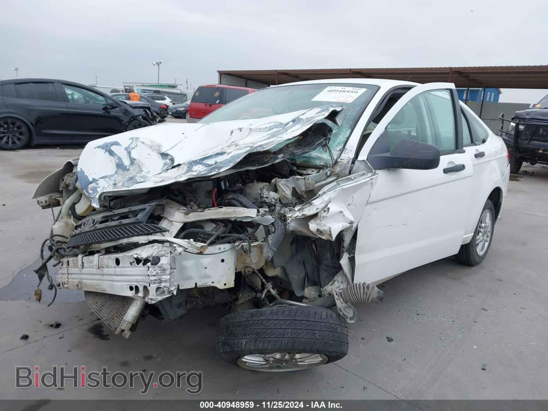 2008 FORD FOCUS - VIN: 1FAHP35NX8W191655 - Фото 2