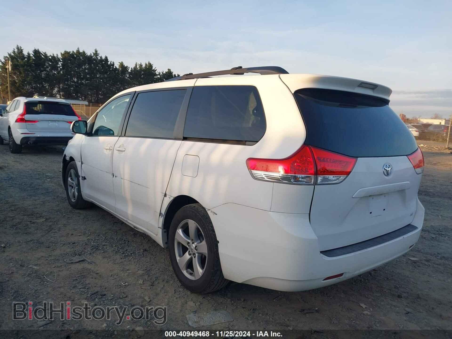 2011 TOYOTA SIENNA - VIN: 5TDKK3DC1BS047823 - Фото 3