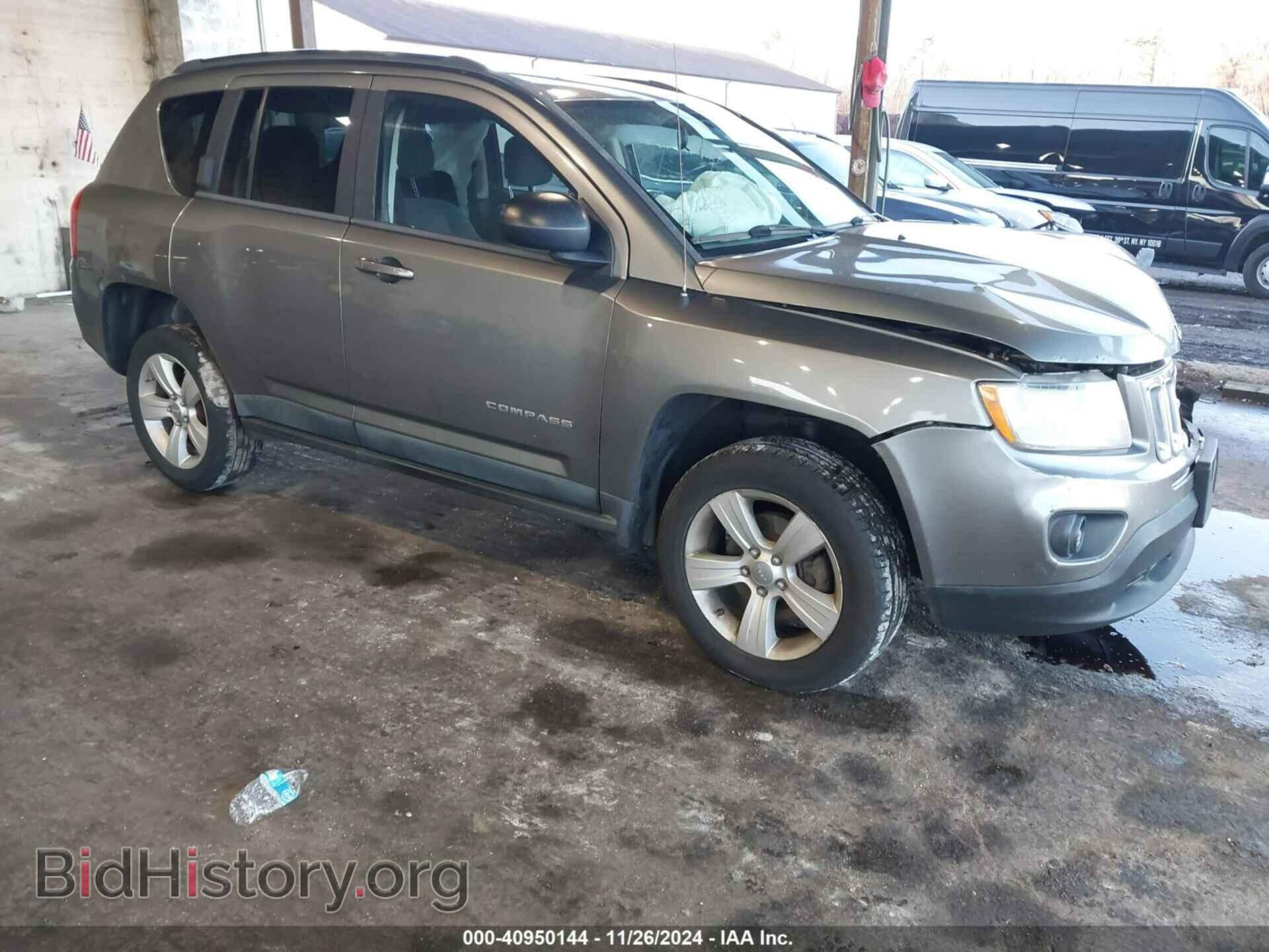 Photo 1J4NF1FB9BD279957 - JEEP COMPASS 2011