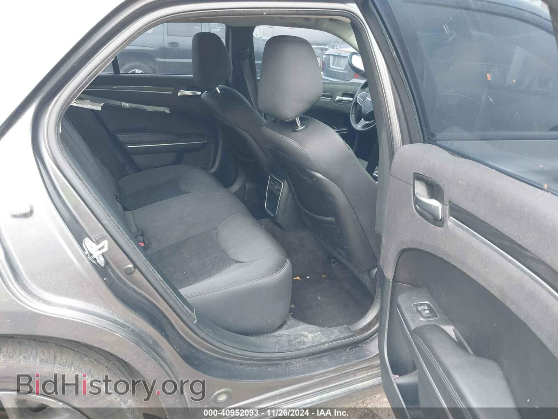 2018 CHRYSLER 300 - VIN: 2C3CCAAG2JH275098 - Фото 8