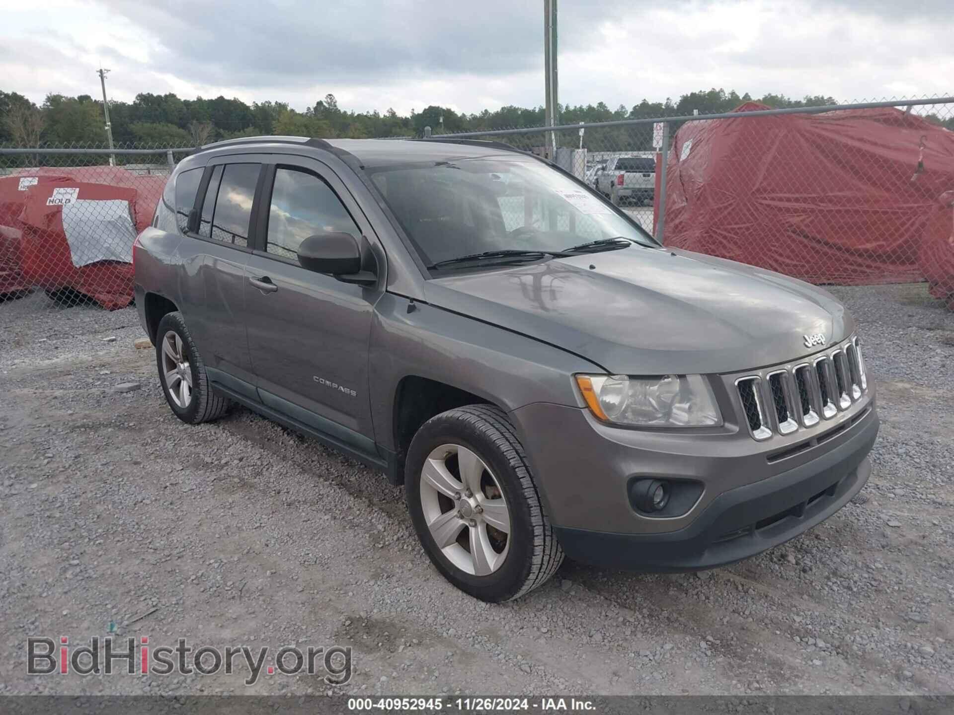 Photo 1J4NF1FB5BD252254 - JEEP COMPASS 2011