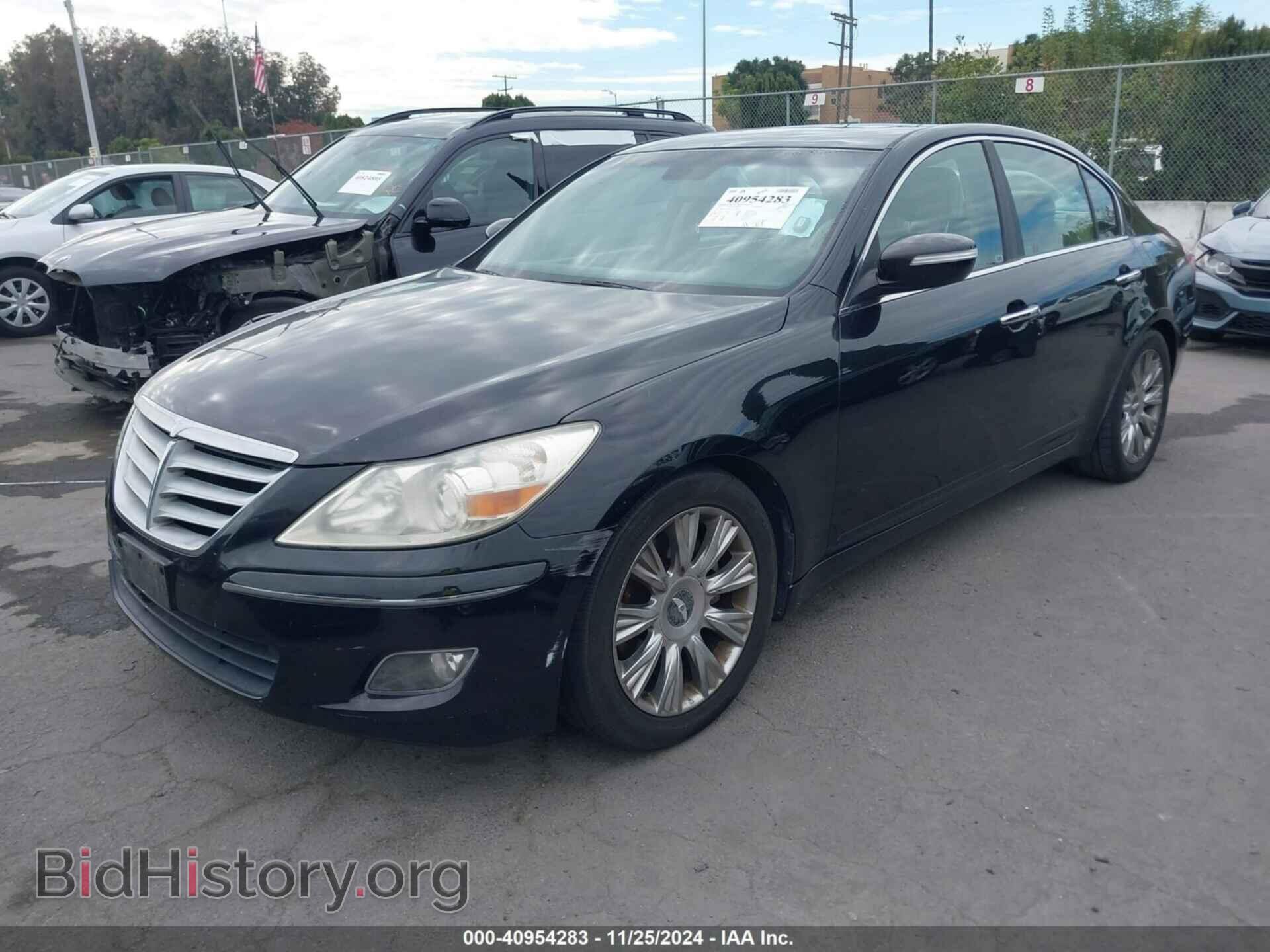 2011 HYUNDAI GENESIS - VIN: KMHGC4DE4BU117509 - Фото 2