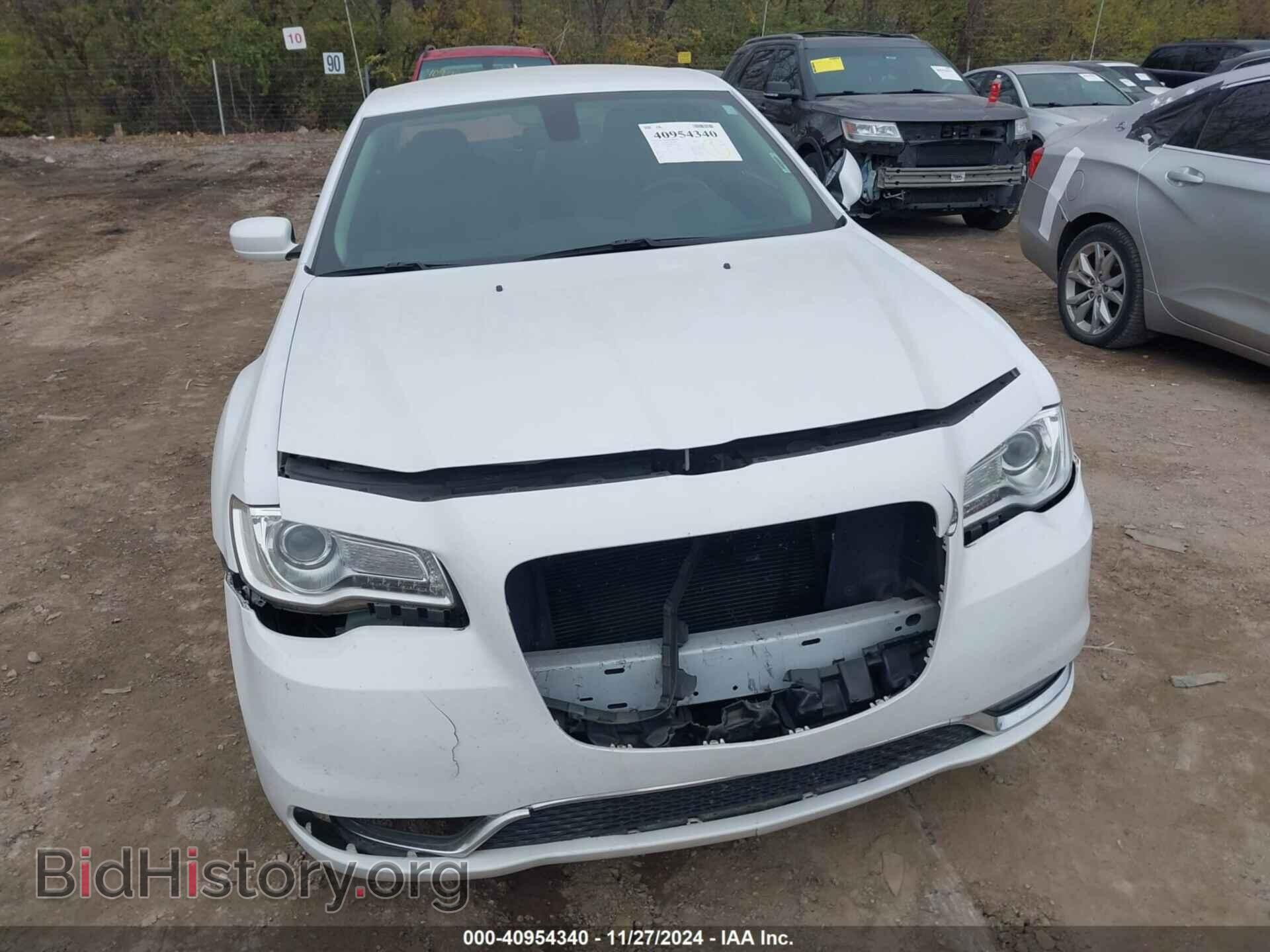 2019 CHRYSLER 300 - VIN: 2C3CCAAG9KH736962 - Фото 6