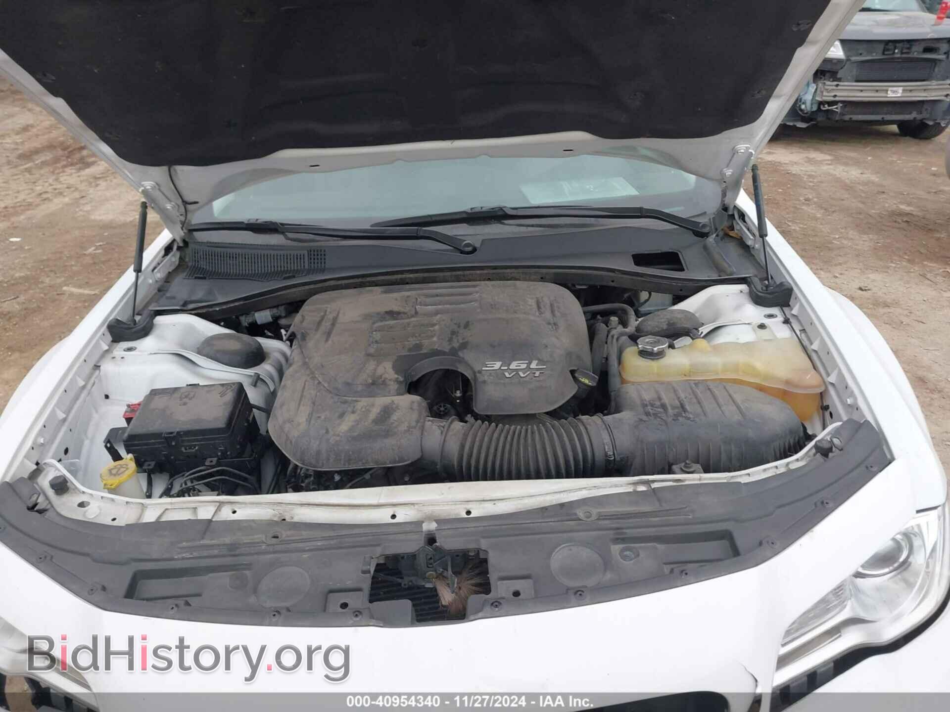 2019 CHRYSLER 300 - VIN: 2C3CCAAG9KH736962 - Фото 10
