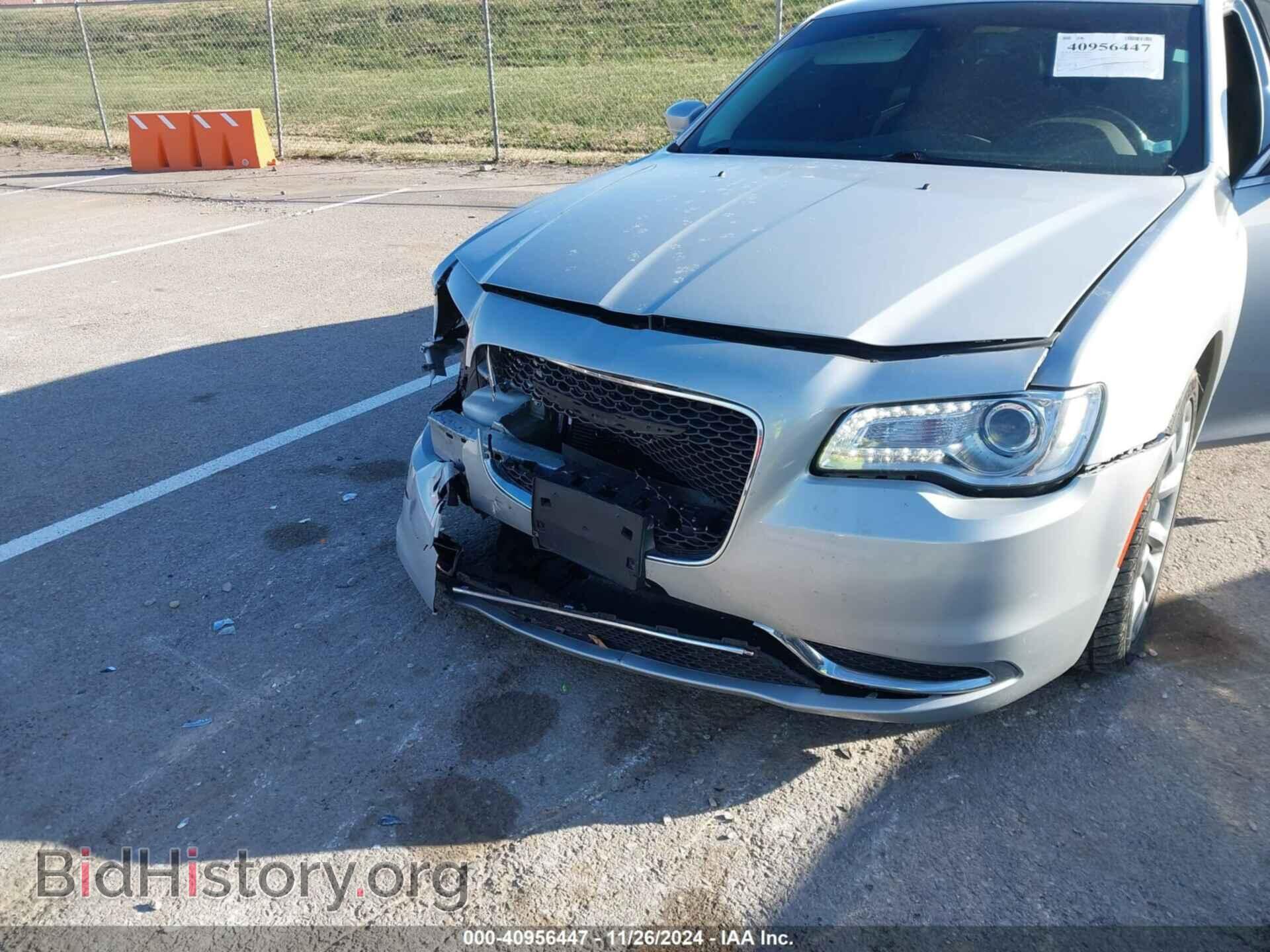 2019 CHRYSLER 300 - VIN: 2C3CCAAG4KH602201 - Фото 18