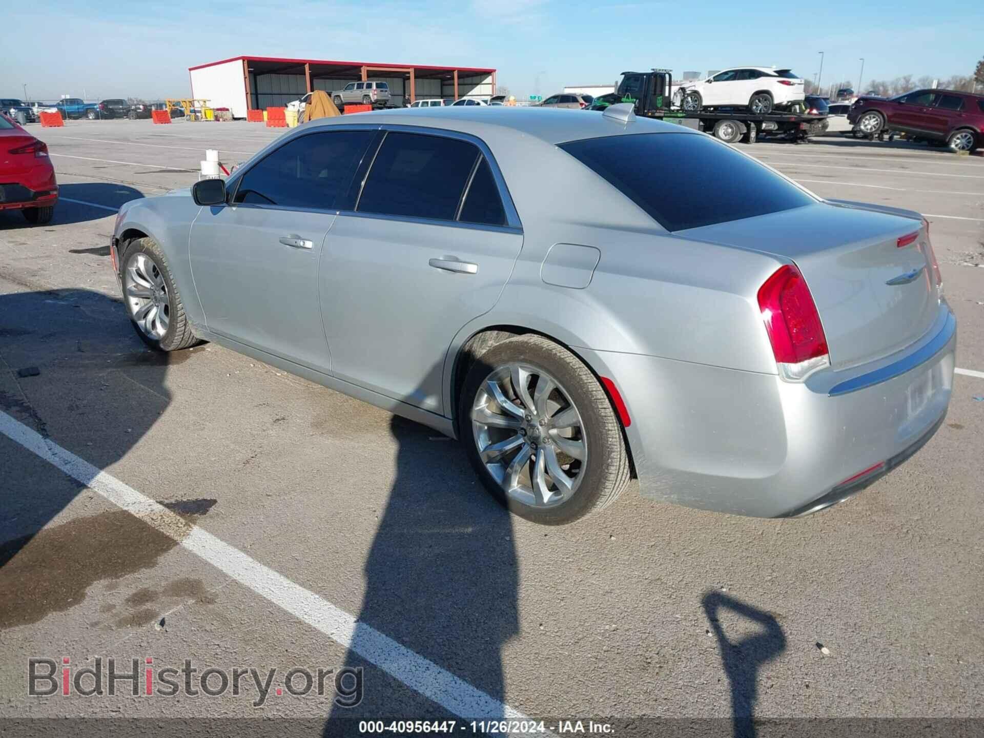 2019 CHRYSLER 300 - VIN: 2C3CCAAG4KH602201 - Фото 3