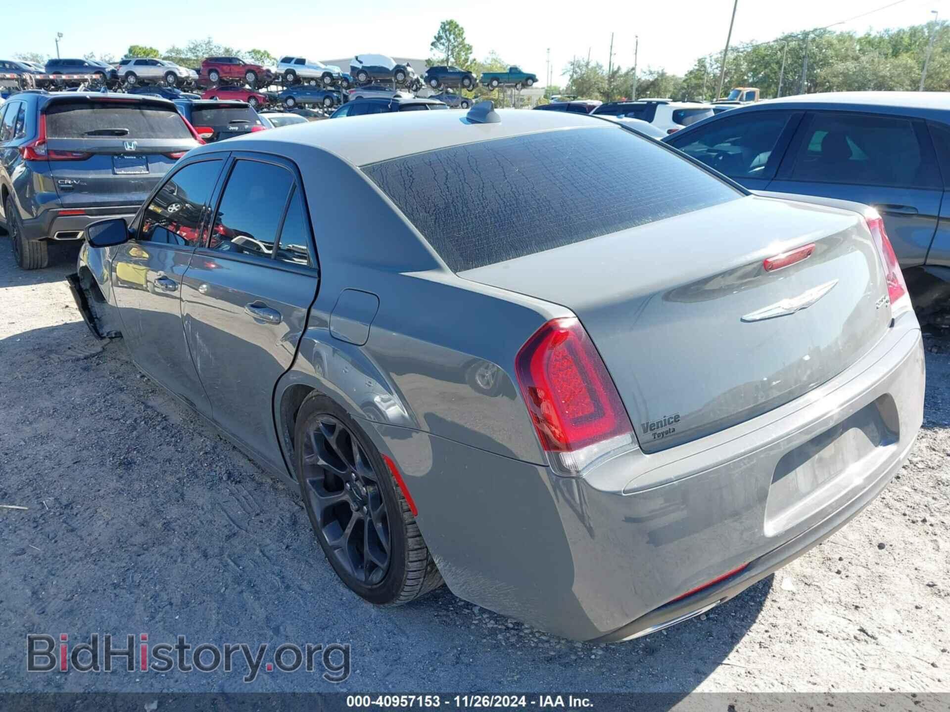 2019 CHRYSLER 300 - VIN: 2C3CCABGXKH515448 - Фото 3