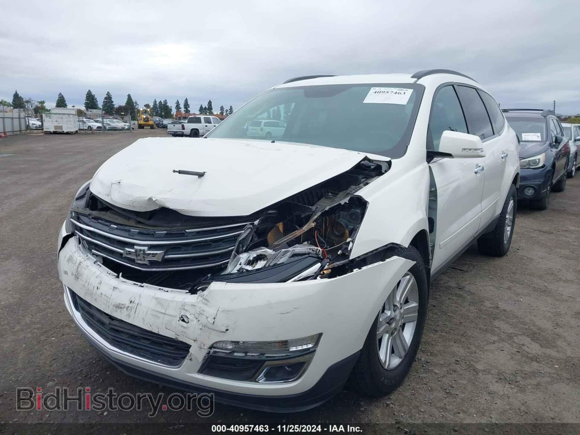 2013 CHEVROLET TRAVERSE - VIN: 1GNKRGKD2DJ167684 - Фото 2