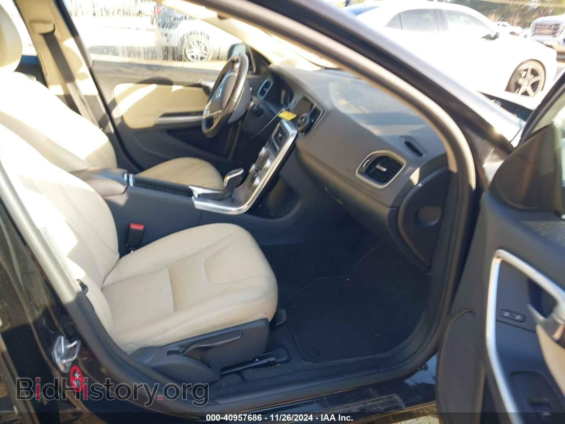 2017 VOLVO S60 - VIN: YV126MFL1H2423874 - Фото 5