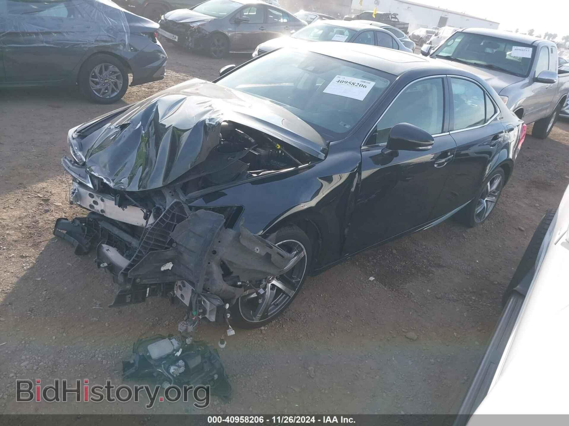 2017 LEXUS IS 200T - VIN: JTHBA1D22H5040262 - Фото 2