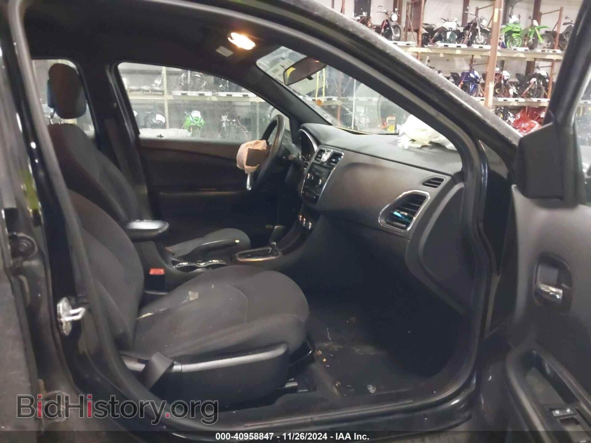 2014 CHRYSLER 200 - VIN: 1C3CCBAB8EN205774 - Фото 5