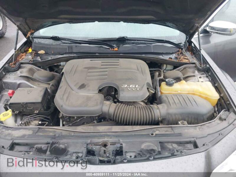 2015 Chrysler 300C (VIN 2C3CCAEG5FH749532) — photo 10 of 16