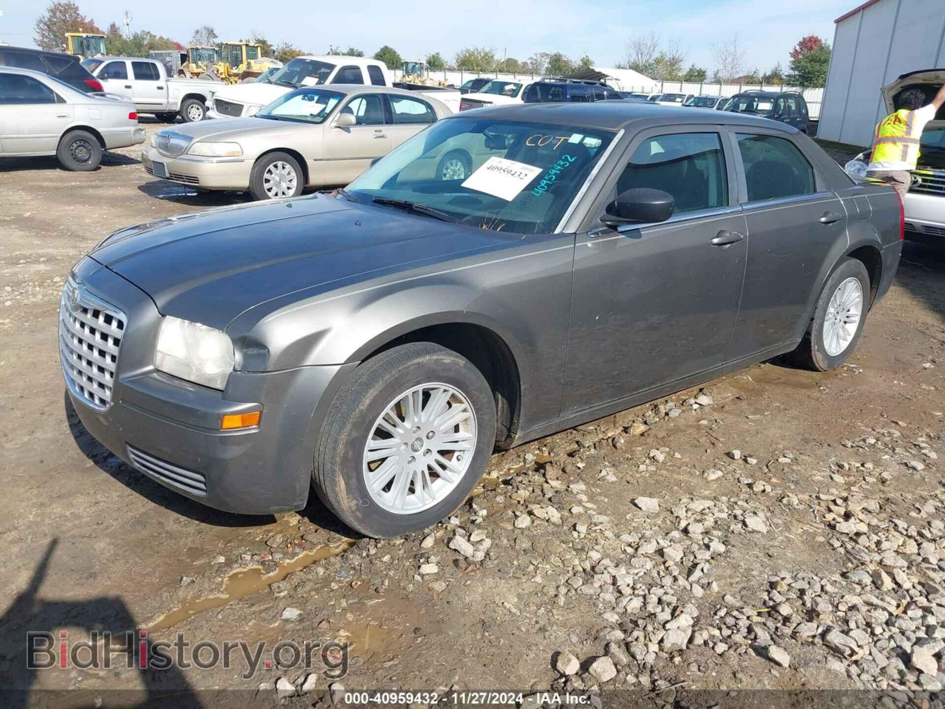 2009 CHRYSLER 300 - VIN: 2C3KA43D49H571466 - Фото 2