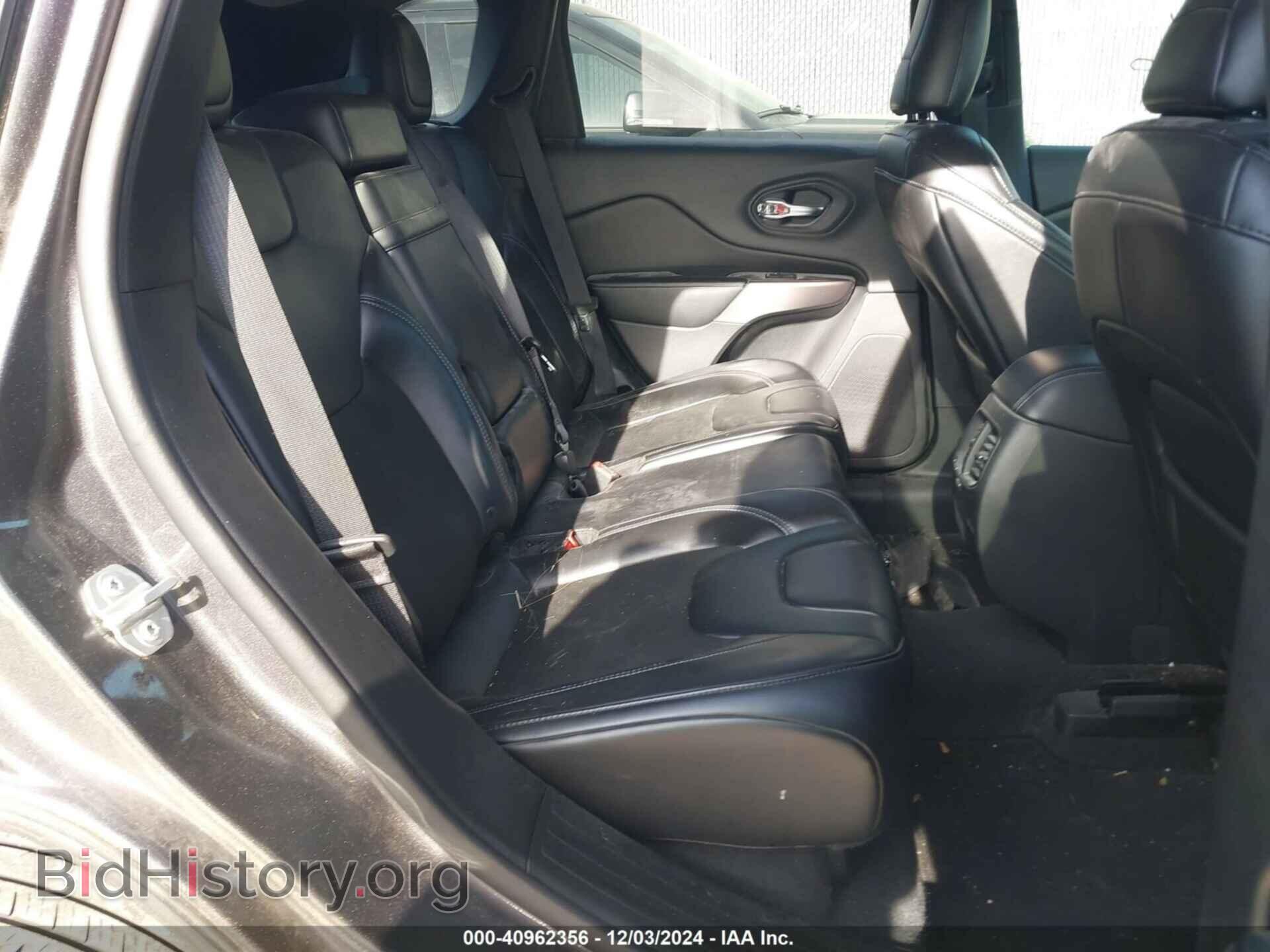 2019 JEEP CHEROKEE - VIN: 1C4PJLLB0KD272375 - Фото 8