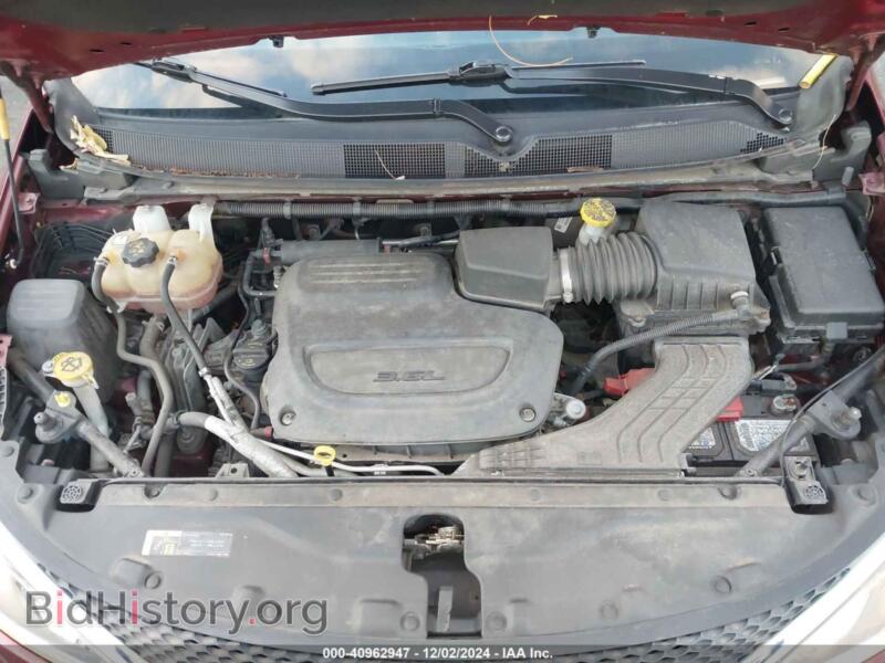 2019 Chrysler PACIFICA (VIN 2C4RC1BG1KR561184) — photo 10 of 16