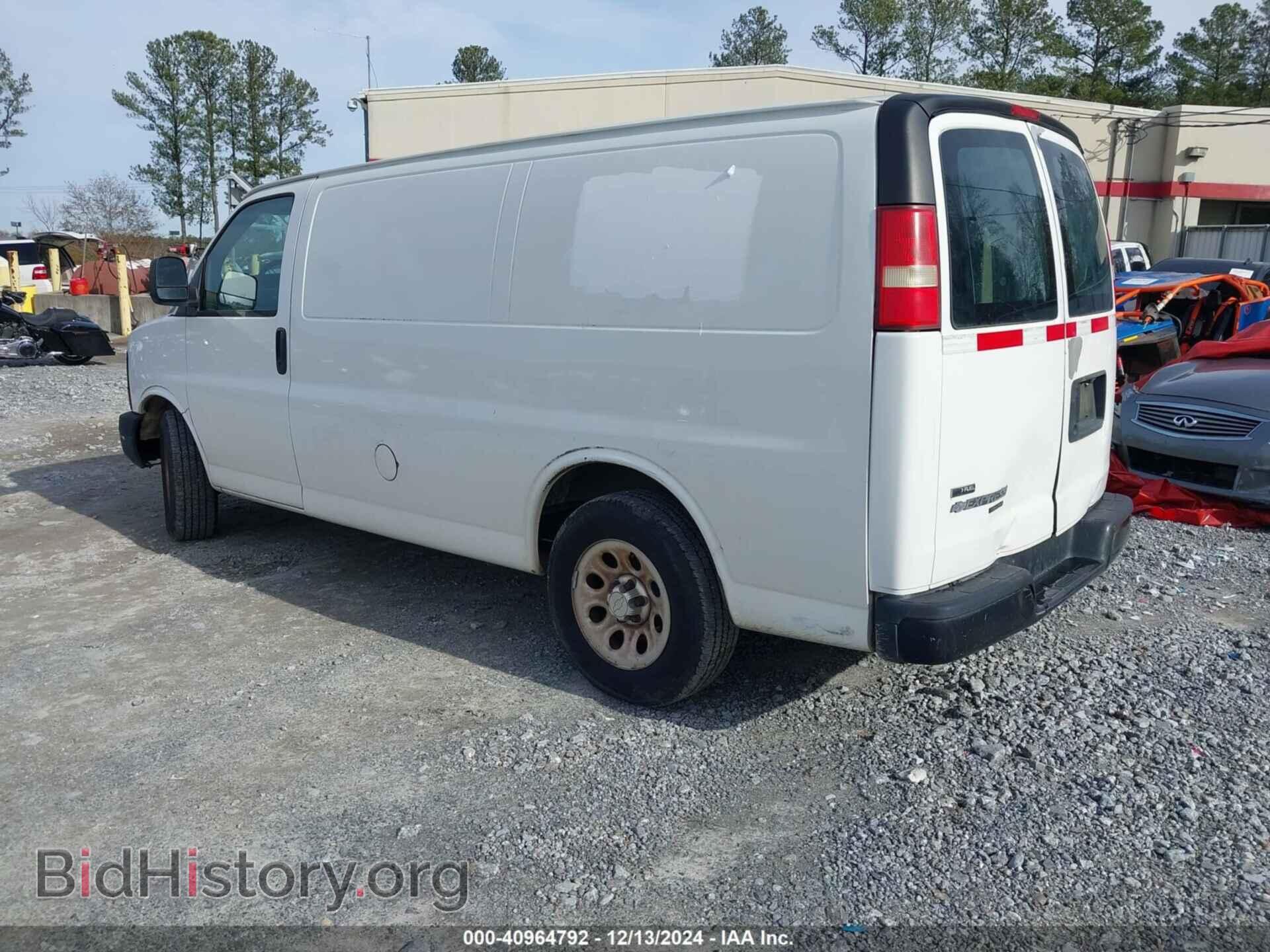 2011 CHEVROLET EXPRESS 1500 - VIN: 1GCSGAF47B1111064 - Фото 3