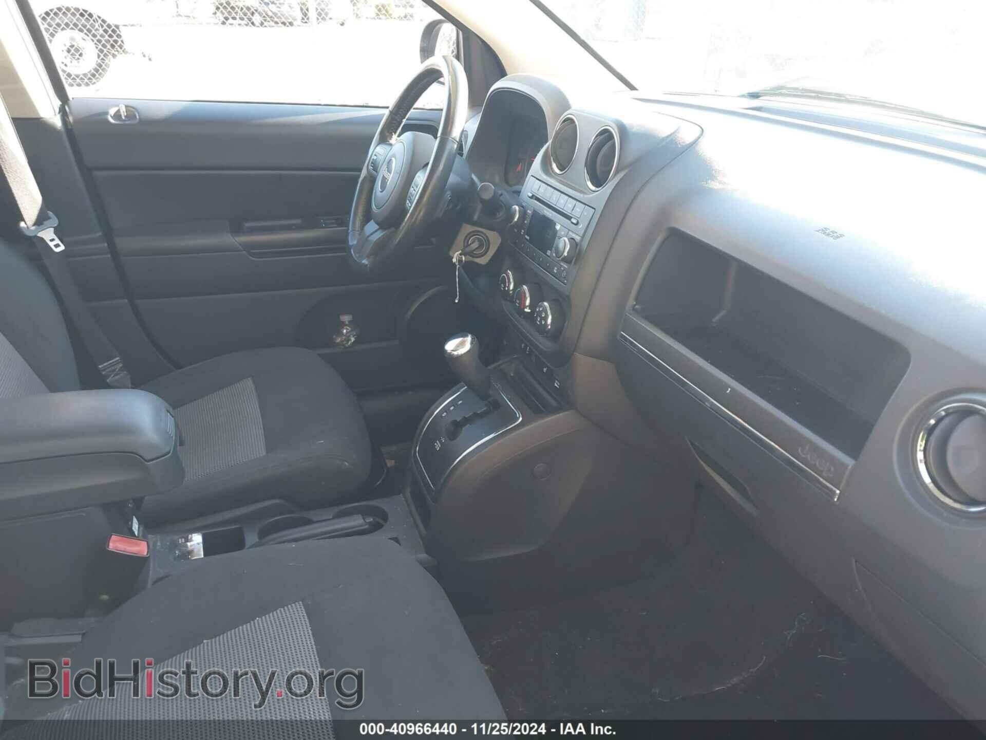2011 JEEP COMPASS - VIN: 1J4NF1FB8BD282932 - Photo 5