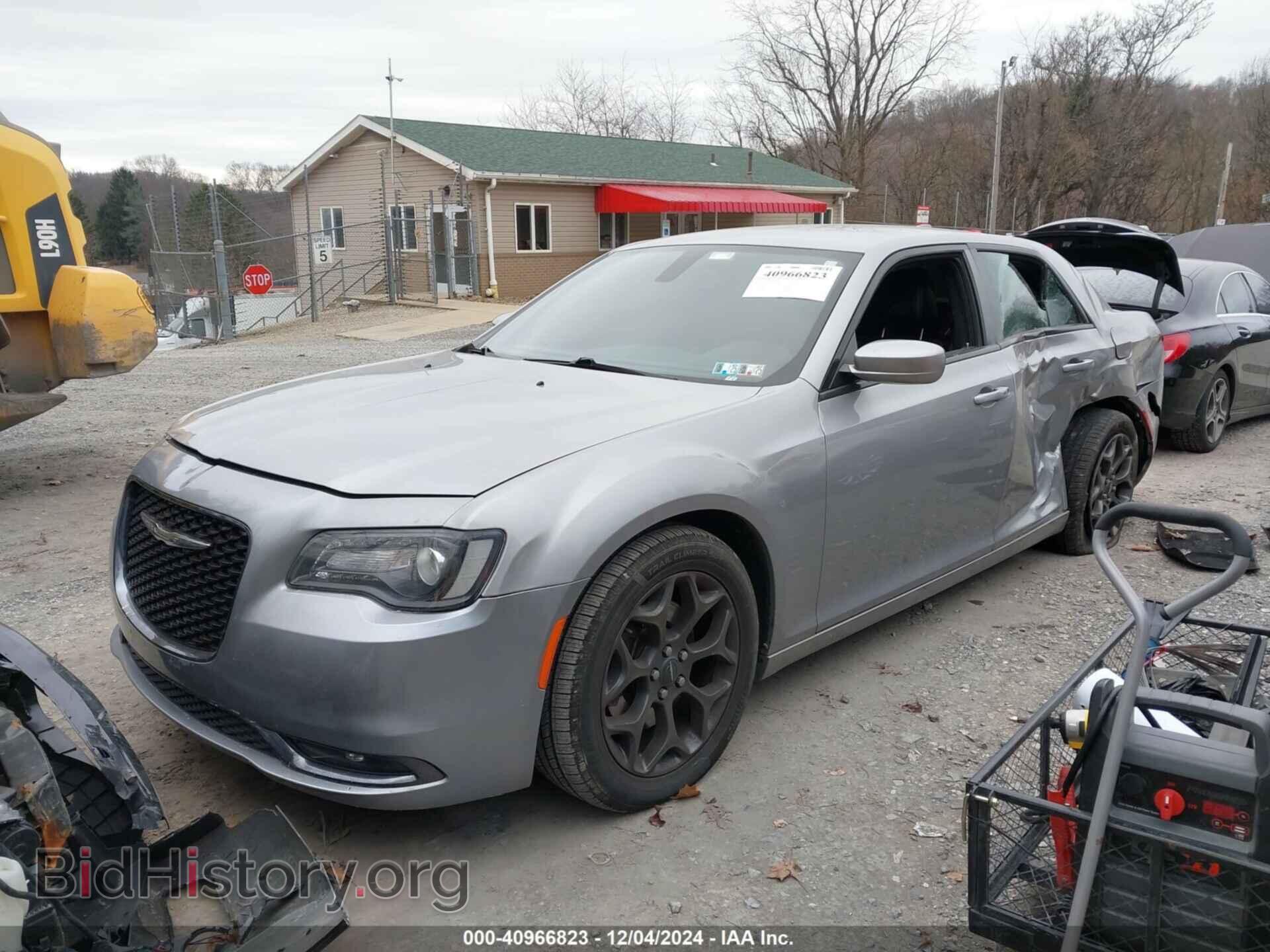 2018 CHRYSLER 300 - VIN: 2C3CCAGG3JH267406 - Фото 2
