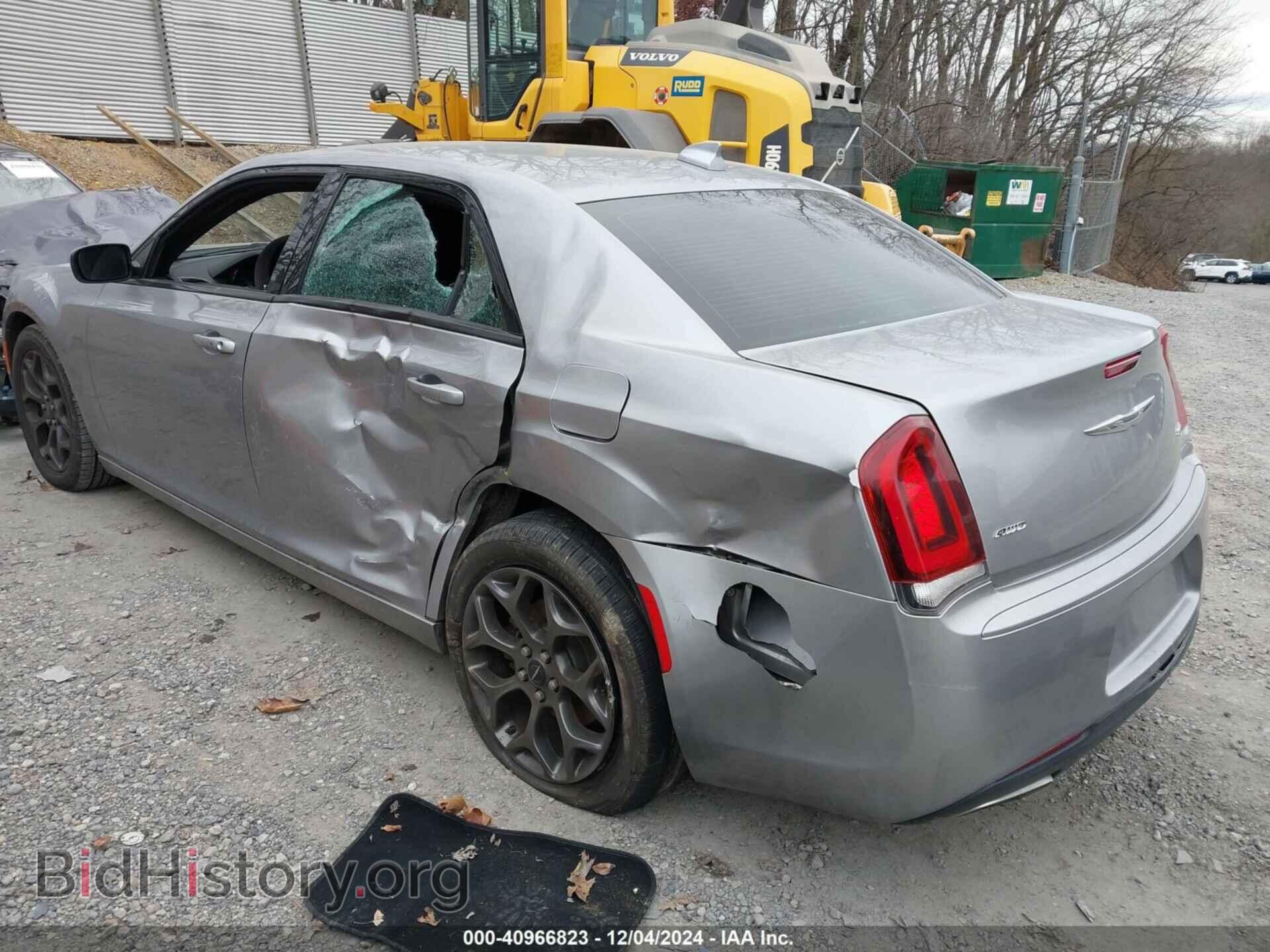 2018 CHRYSLER 300 - VIN: 2C3CCAGG3JH267406 - Фото 3