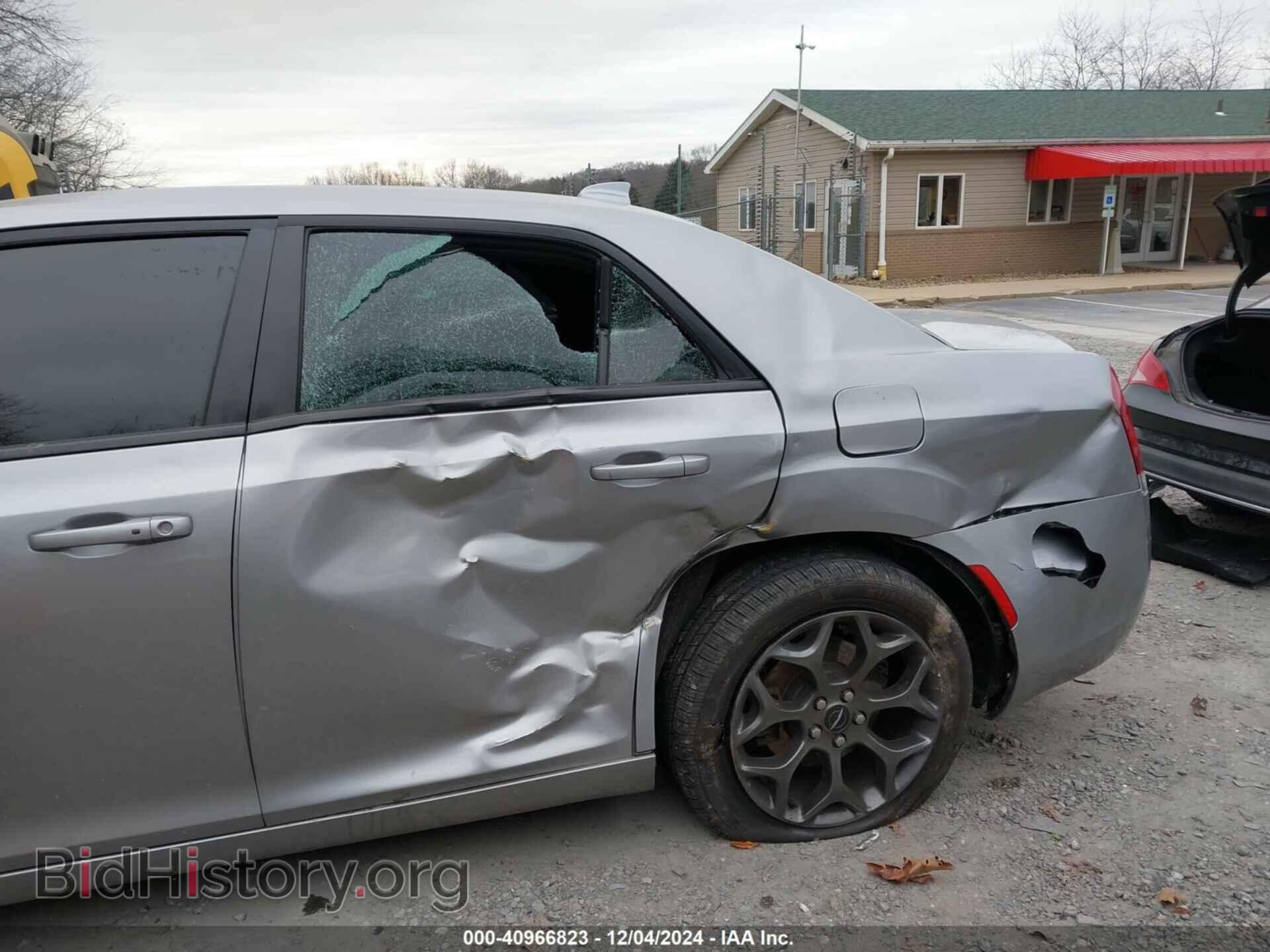 2018 CHRYSLER 300 - VIN: 2C3CCAGG3JH267406 - Фото 6