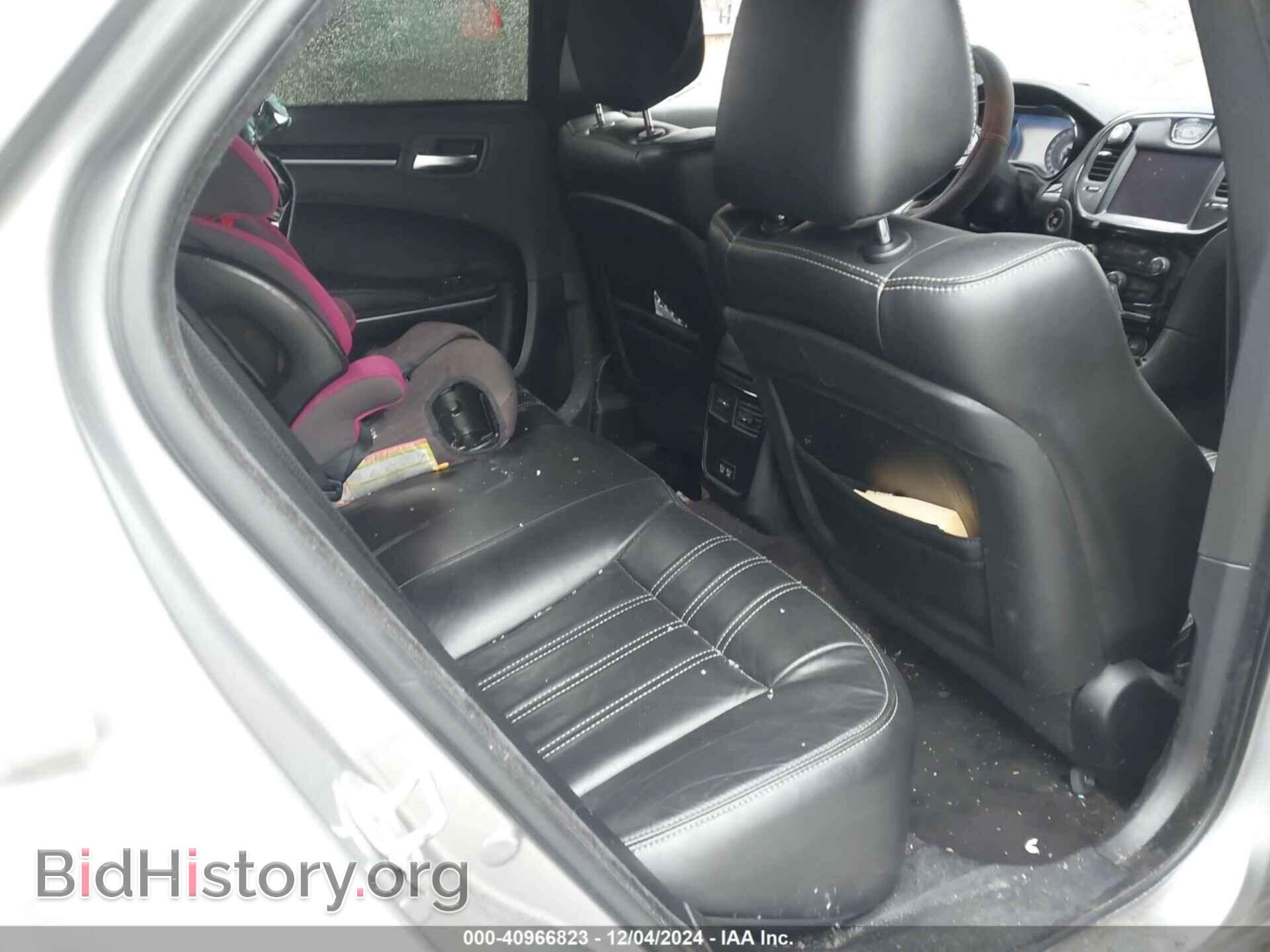 2018 CHRYSLER 300 - VIN: 2C3CCAGG3JH267406 - Фото 8
