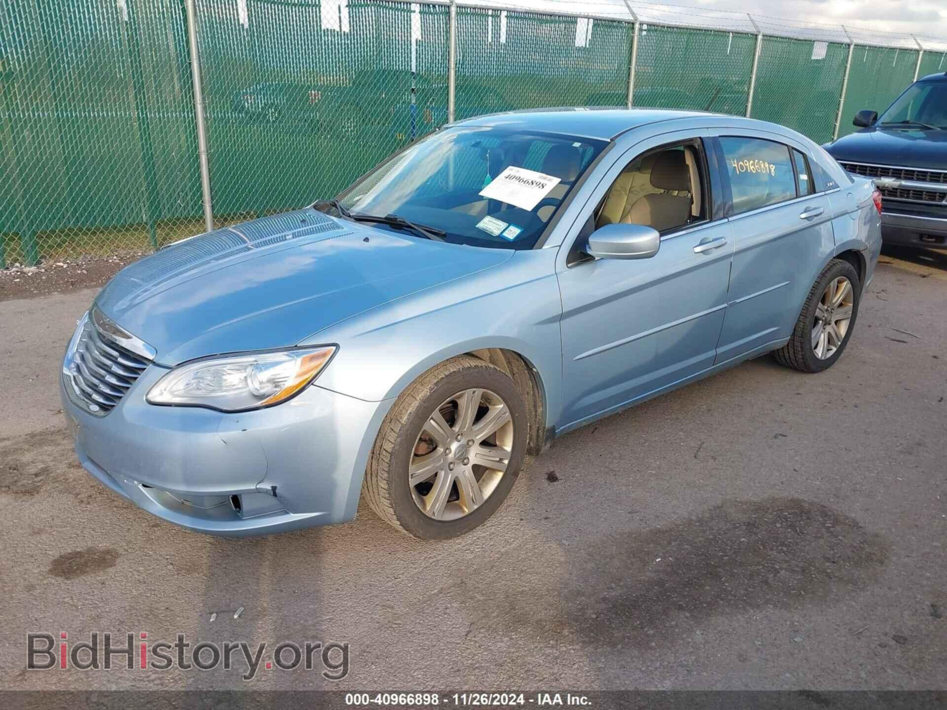 2013 CHRYSLER 200 - VIN: 1C3CCBAB2DN669142 - Photo 2