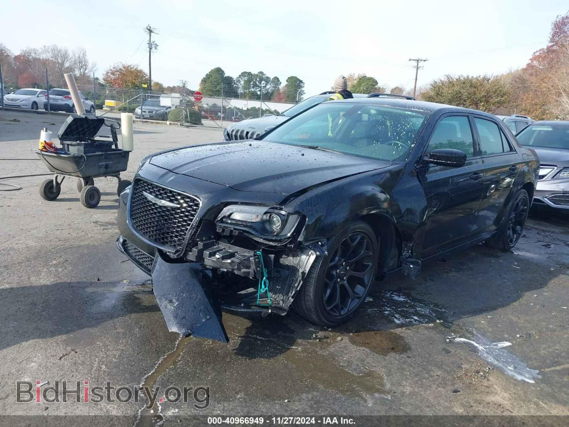 2019 CHRYSLER 300 - VIN: 2C3CCAAG8KH662241 - Фото 2