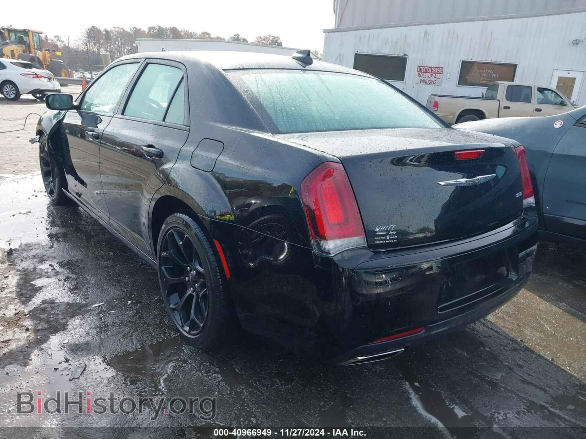 2019 CHRYSLER 300 - VIN: 2C3CCAAG8KH662241 - Фото 3