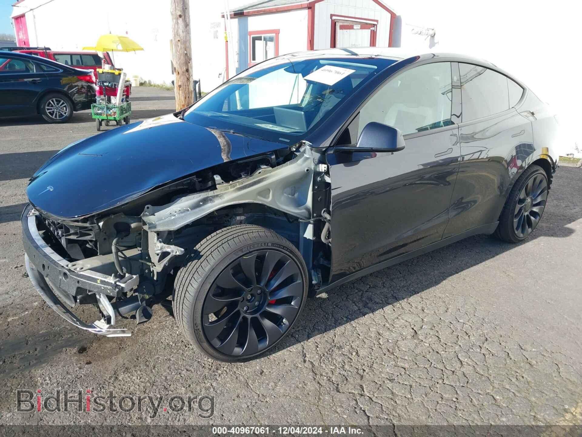 2024 TESLA MODEL Y - VIN: 7SAYGDEF7RF047739 - Фото 2