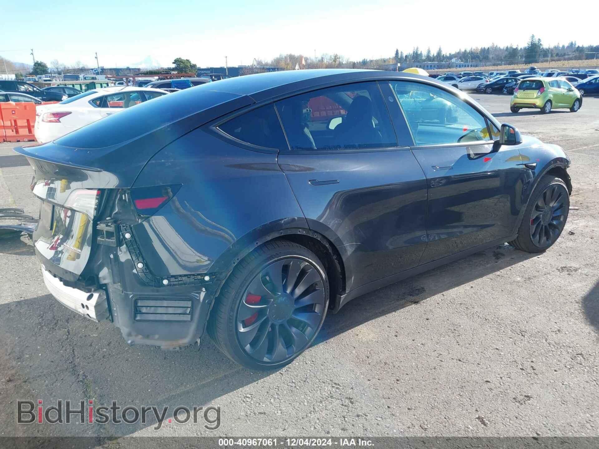 2024 TESLA MODEL Y - VIN: 7SAYGDEF7RF047739 - Фото 4