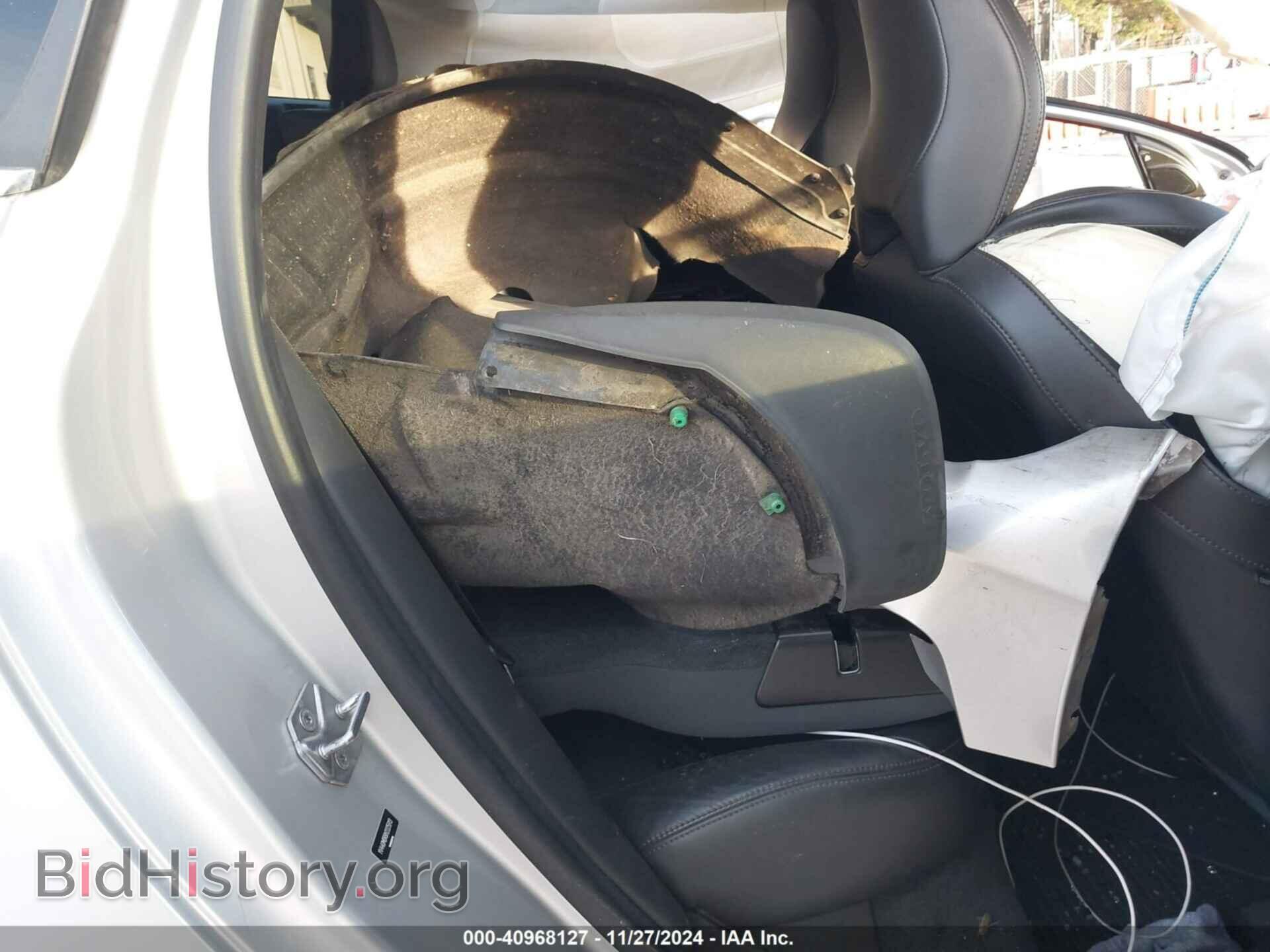 2017 VOLVO XC60 - VIN: YV440MDR8H2225913 - Фото 8