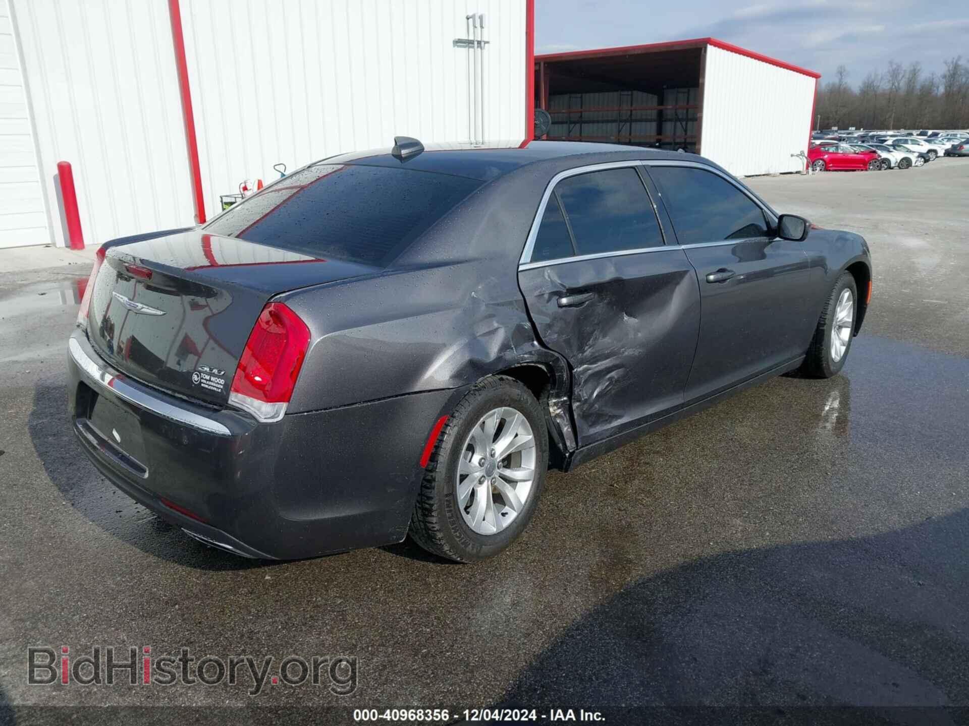 2018 CHRYSLER 300 - VIN: 2C3CCAAG6JH320270 - Фото 4