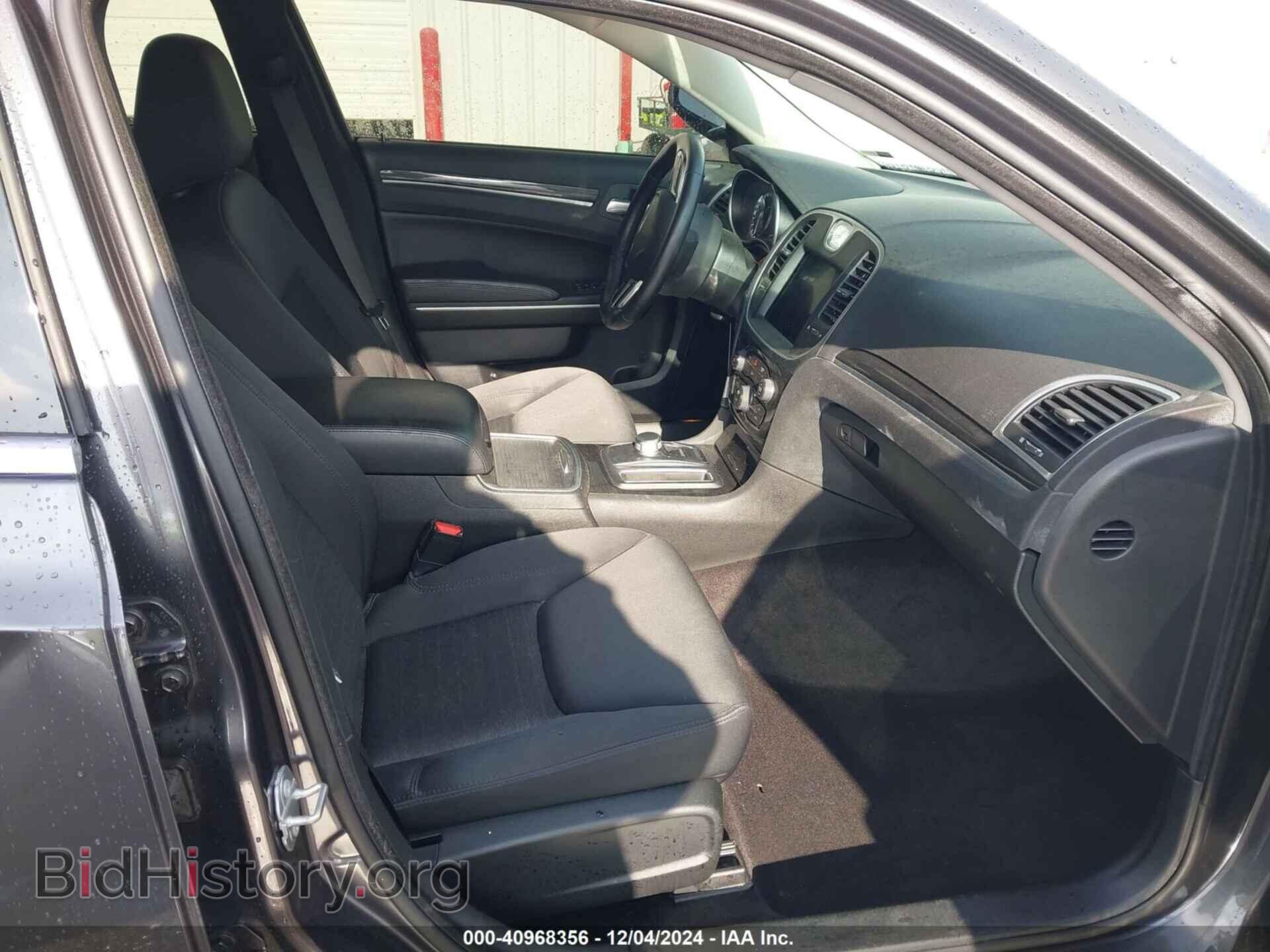 2018 CHRYSLER 300 - VIN: 2C3CCAAG6JH320270 - Фото 5
