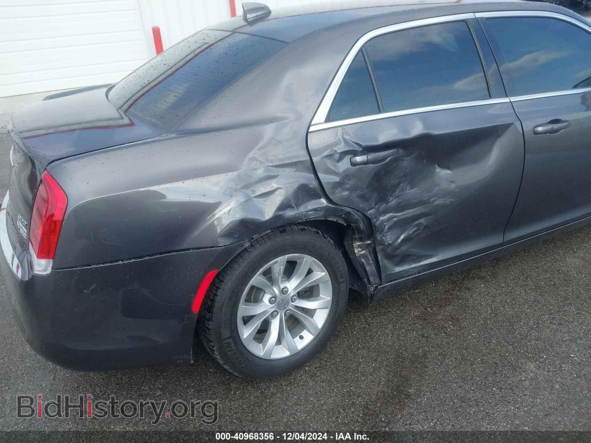 2018 CHRYSLER 300 - VIN: 2C3CCAAG6JH320270 - Фото 6