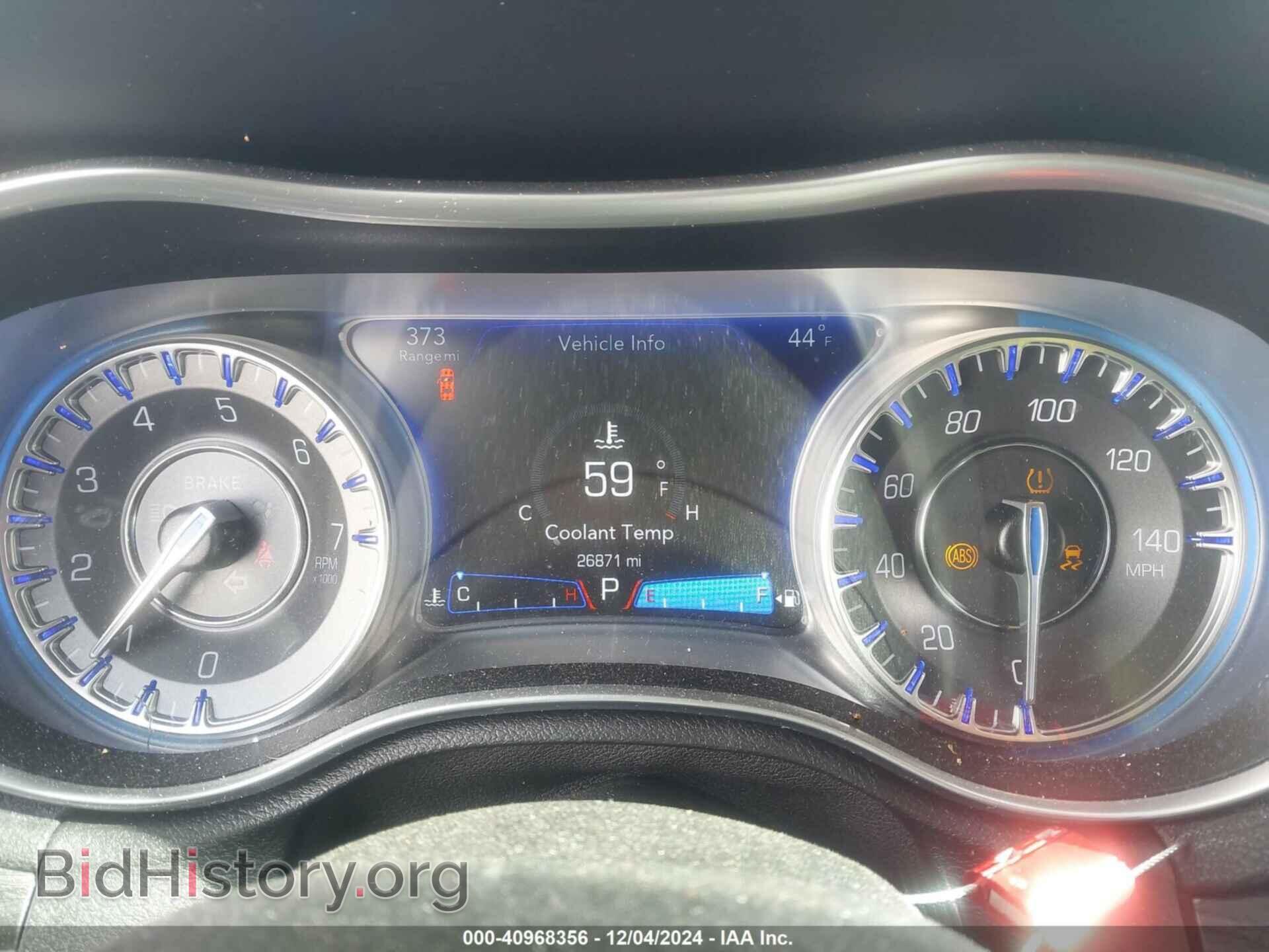 2018 CHRYSLER 300 - VIN: 2C3CCAAG6JH320270 - Фото 7