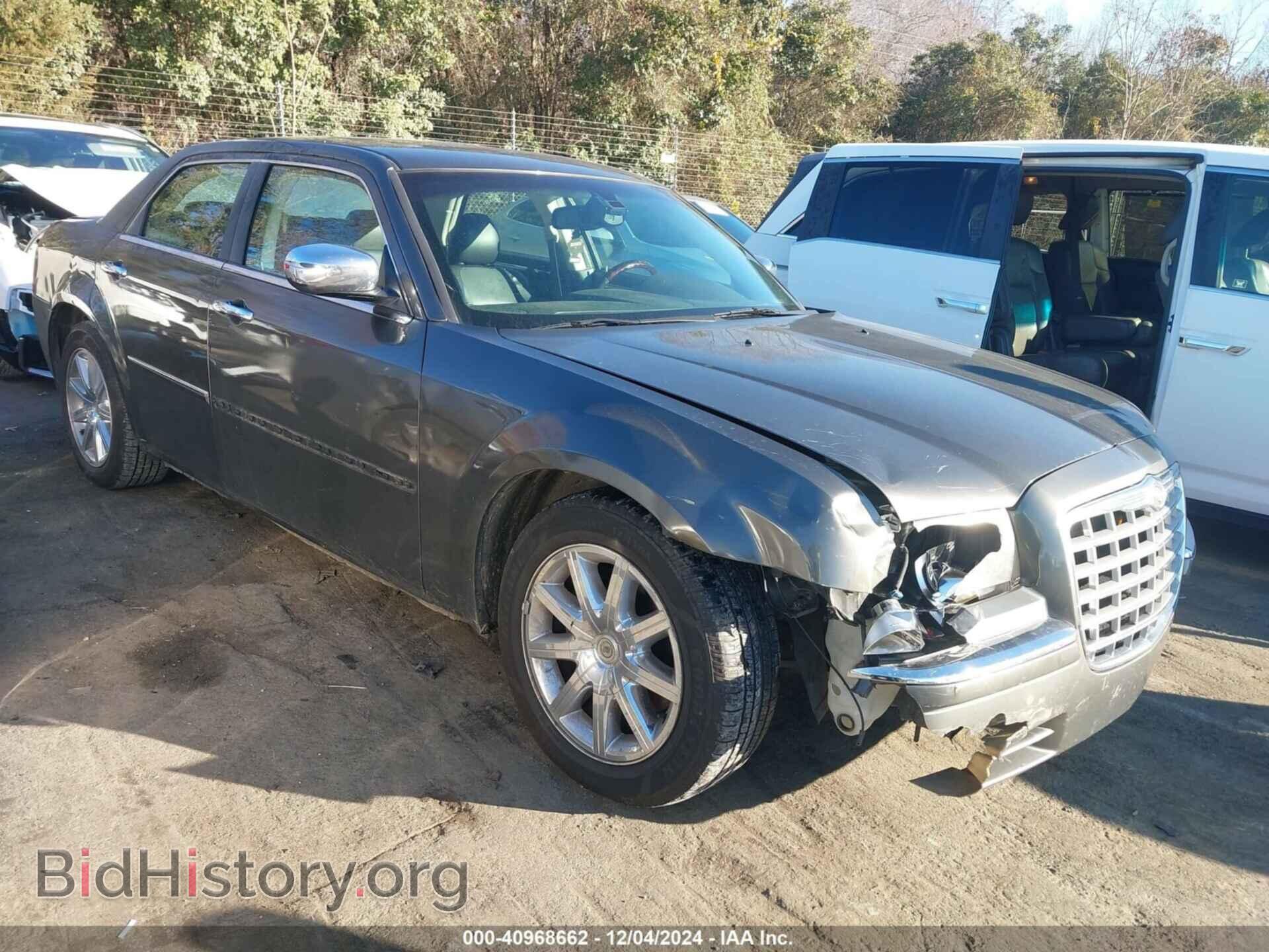 Фотография 2C3CA6CT4AH114183 - CHRYSLER 300C 2010