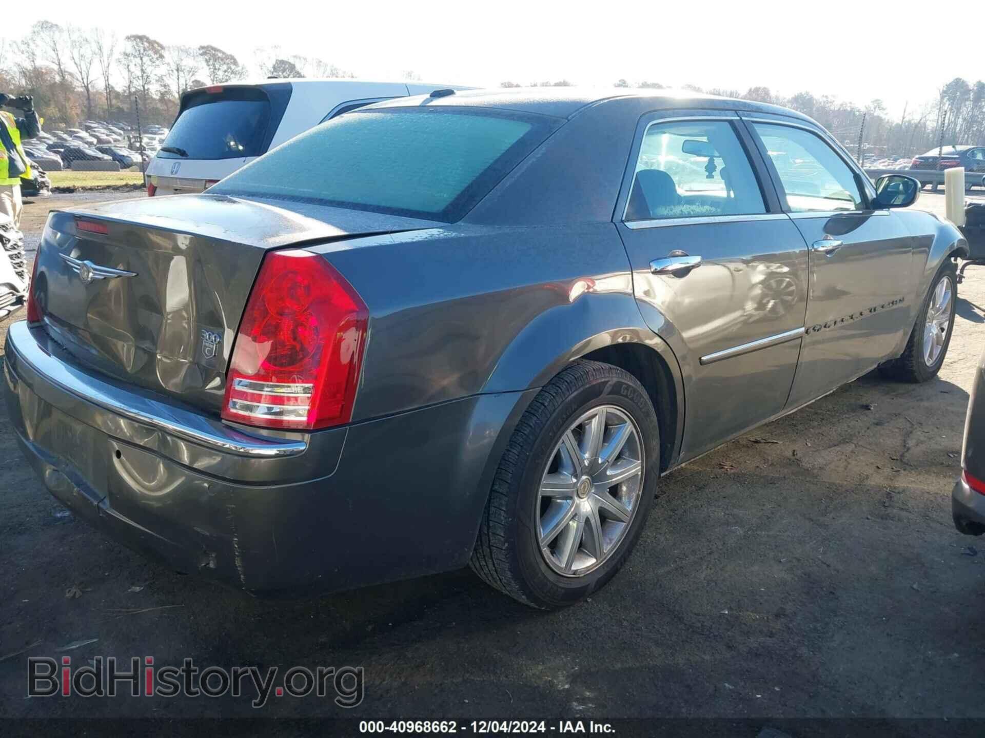 2010 CHRYSLER 300C - VIN: 2C3CA6CT4AH114183 - Фото 4