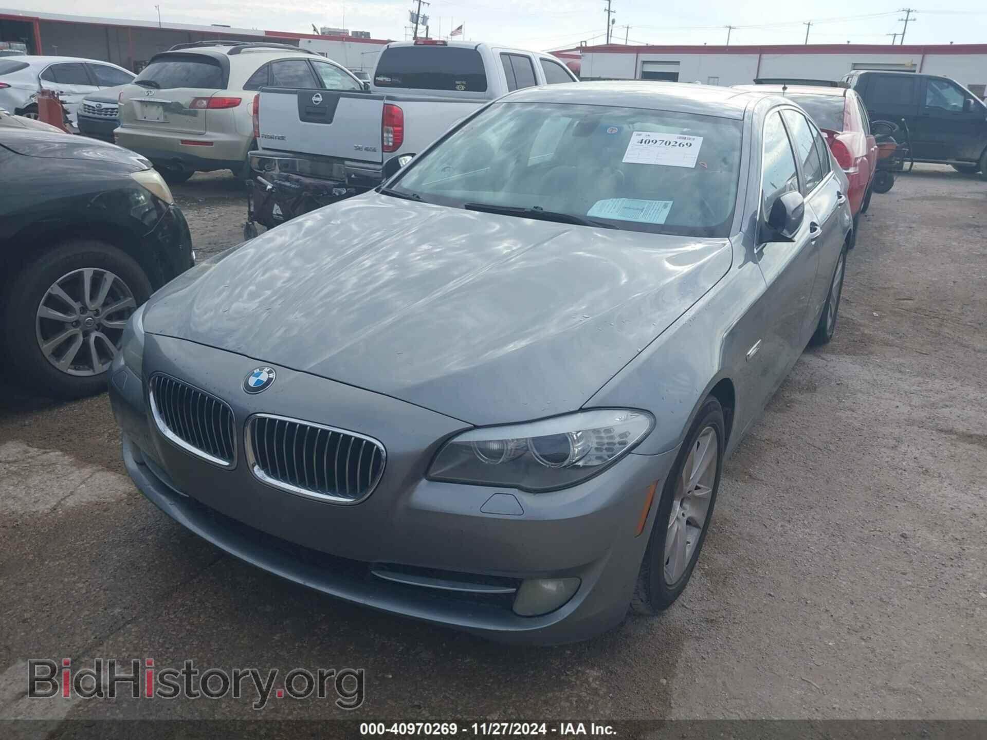 2011 BMW 528I - VIN: WBAFR1C58BC748037 - Фото 2