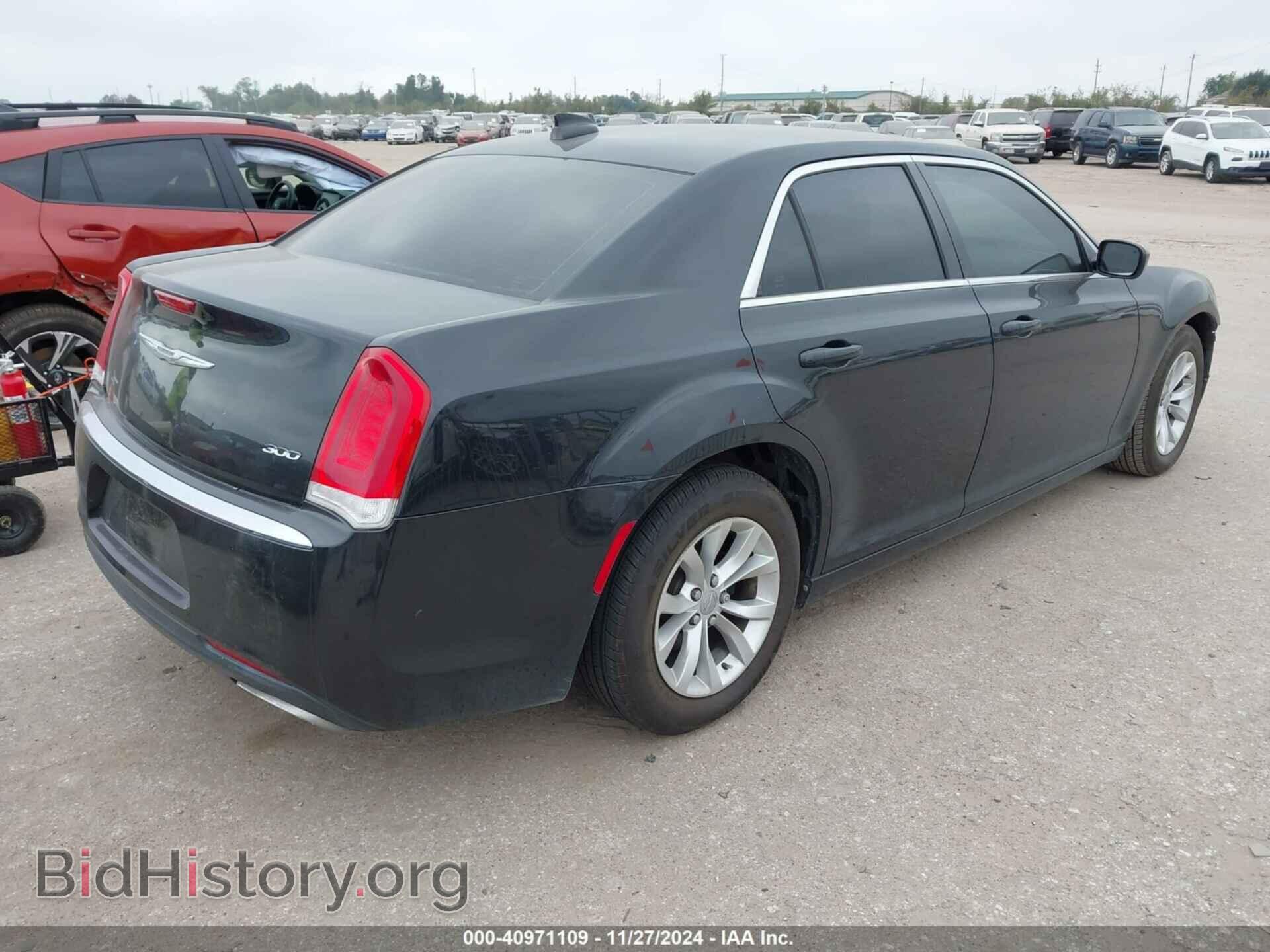 2015 CHRYSLER 300 - VIN: 2C3CCAAG6FH742837 - Фото 4