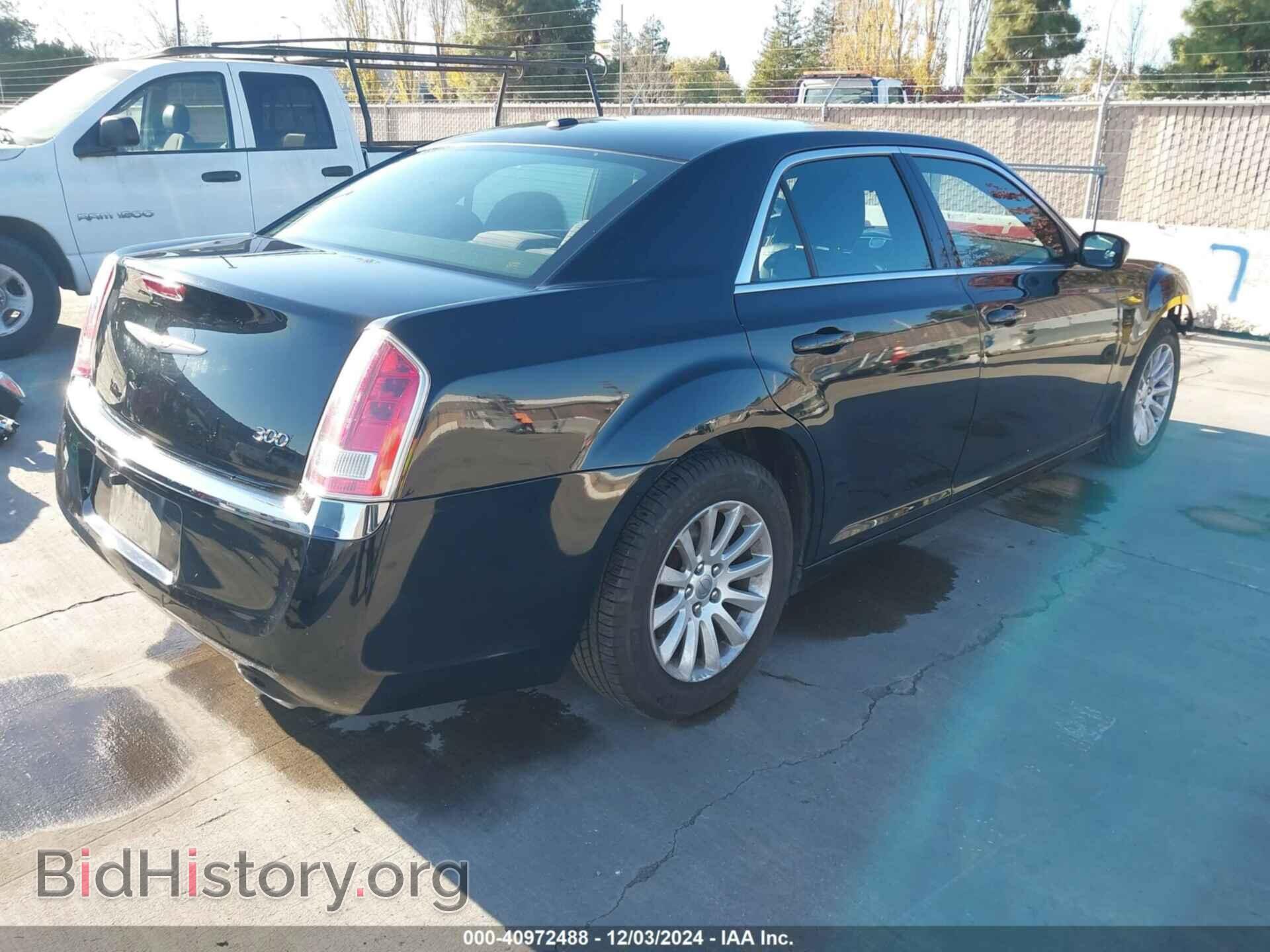 2012 CHRYSLER 300 - VIN: 2C3CCAAG2CH231685 - Фото 4