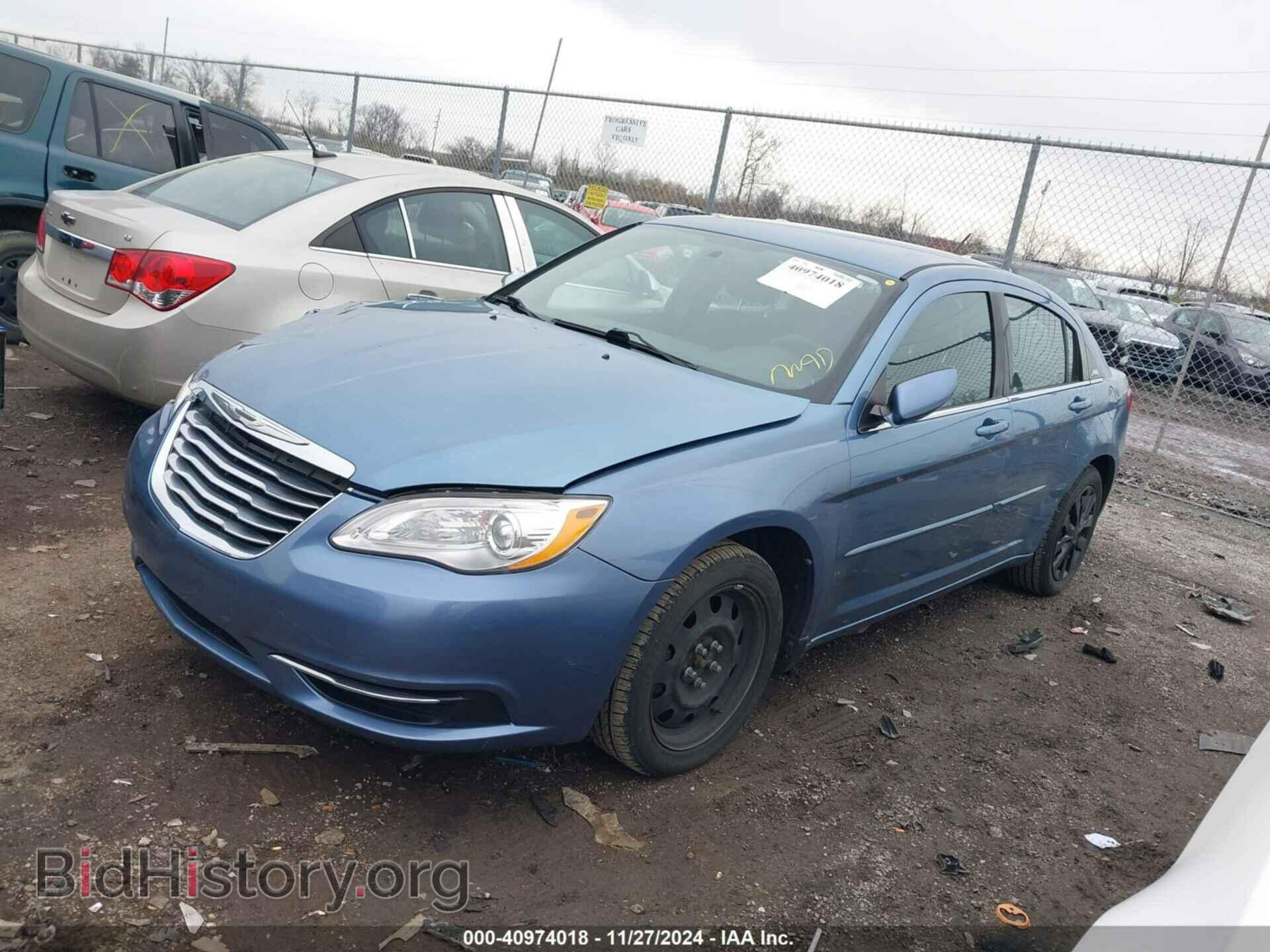 2011 CHRYSLER 200 - VIN: 1C3BC4FBXBN558089 - Фото 2