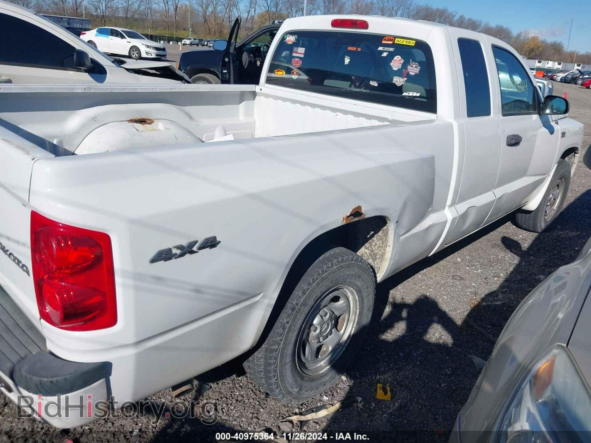 2011 RAM DAKOTA - VIN: 1D7RW2BP2BS682808 - Photo 4