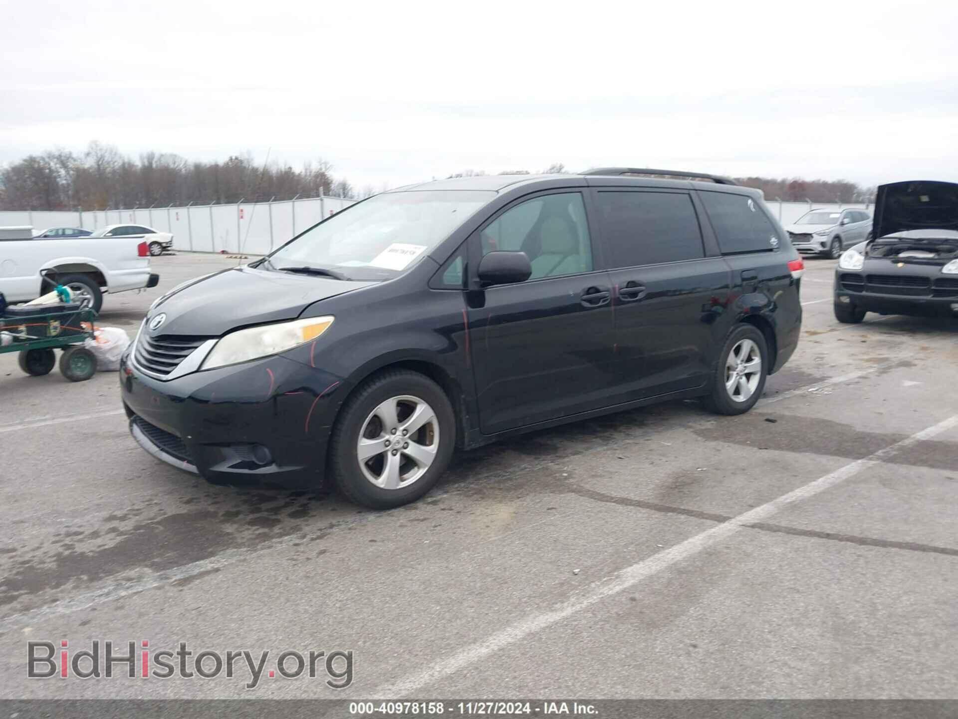 2011 TOYOTA SIENNA - VIN: 5TDKK3DC9BS065731 - Фото 2