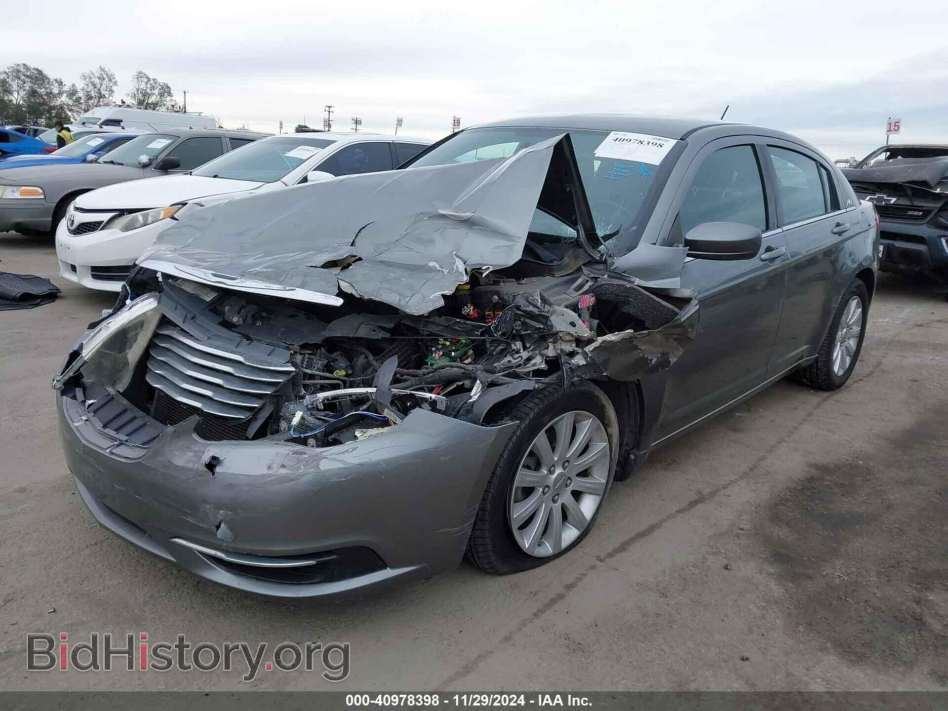 2013 CHRYSLER 200 - VIN: 1C3CCBBB4DN672199 - Фото 2